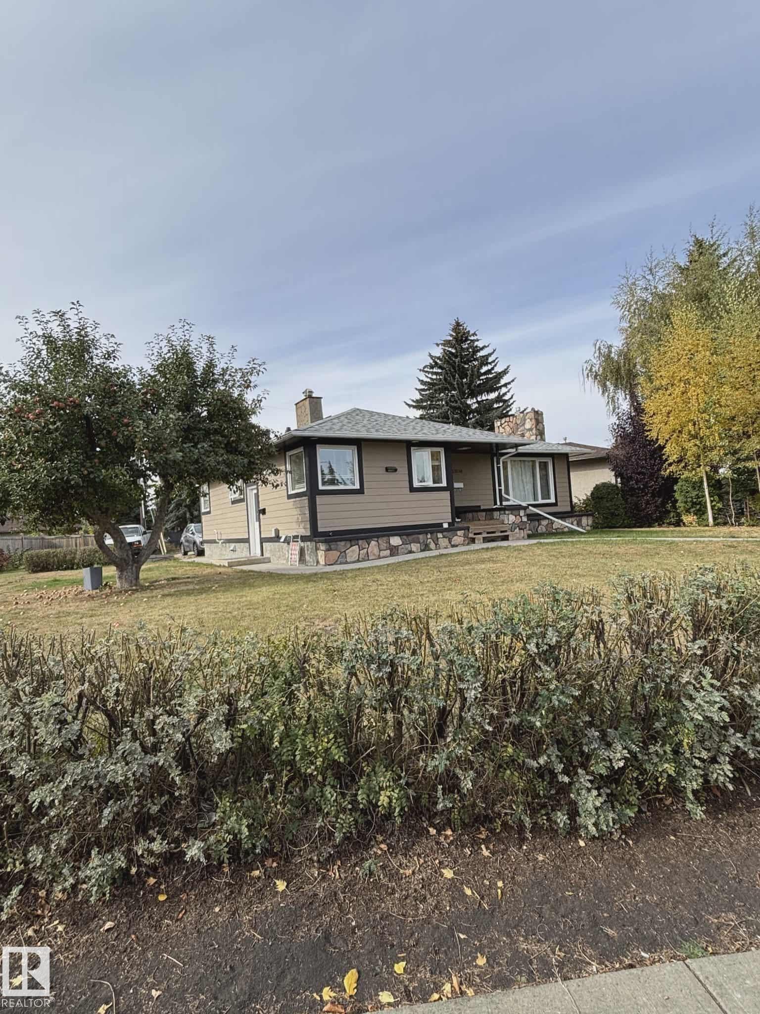 Photo 7 at 13538 127 Street NW, Wellington, Edmonton