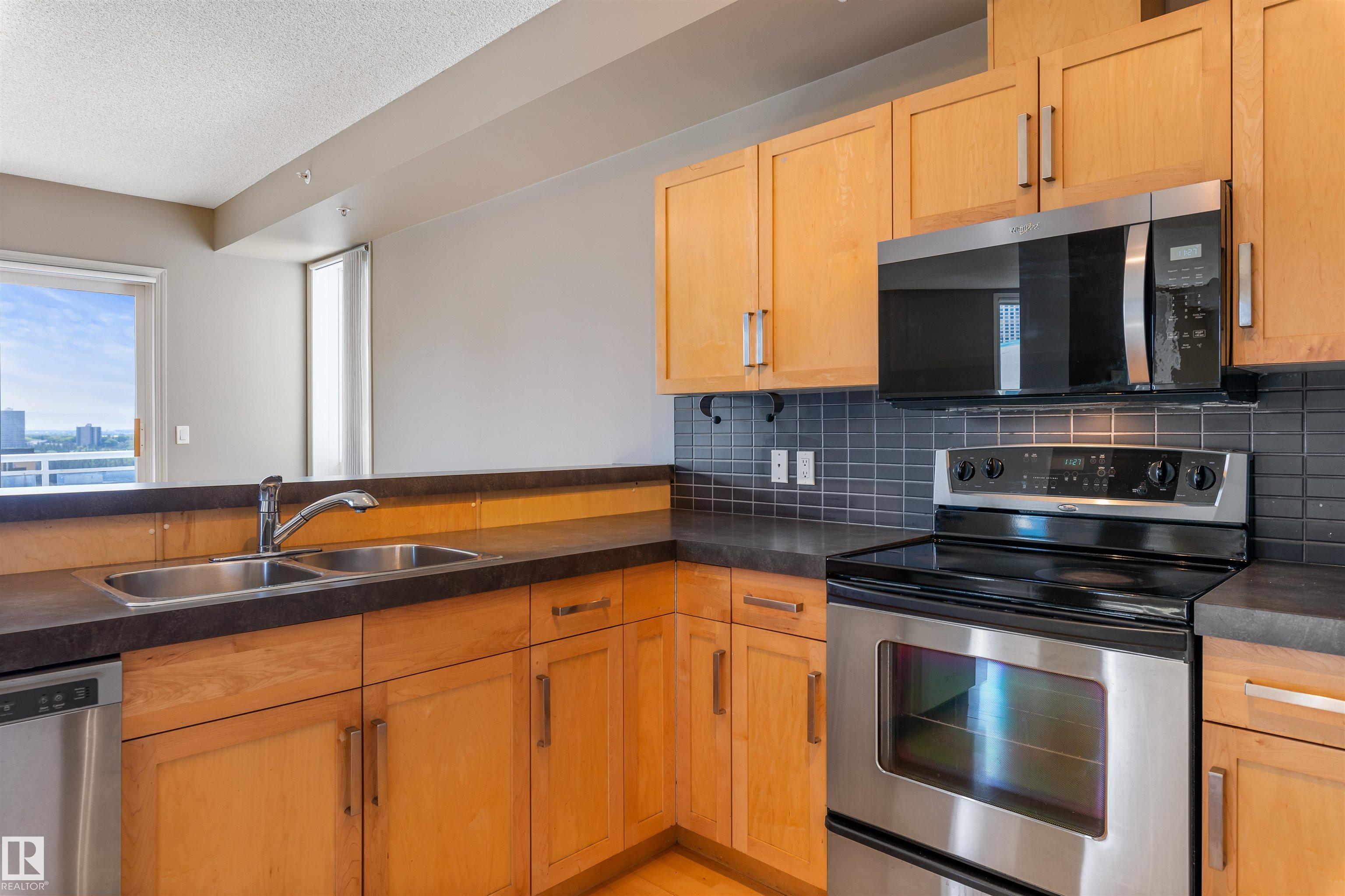 Photo 7 at 901 - 10504 99 Avenue NW, Downtown, Edmonton