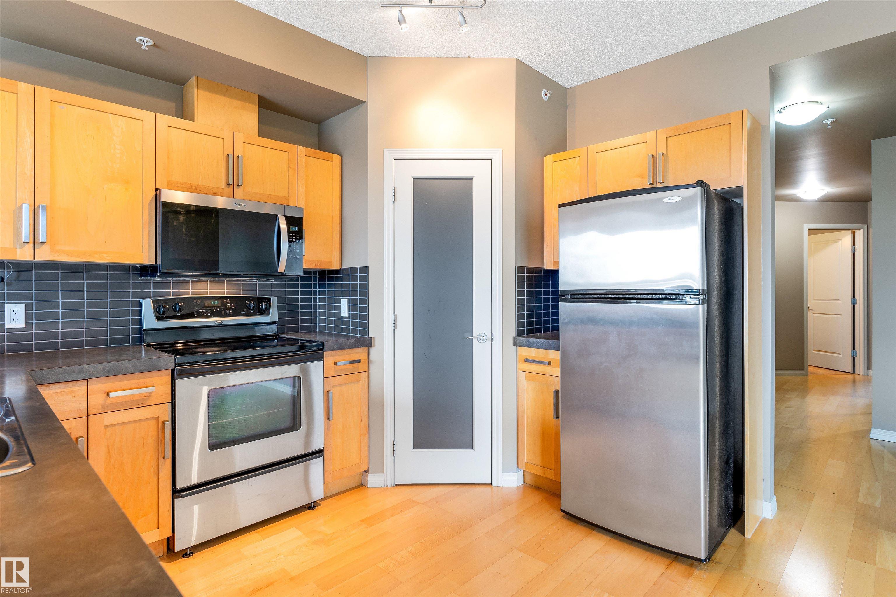 Photo 9 at 901 - 10504 99 Avenue NW, Downtown, Edmonton