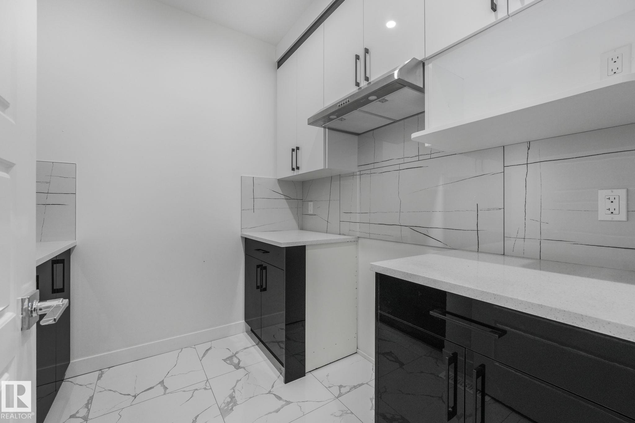 Photo 6 at 922 15 Avenue NW, Aster, Edmonton