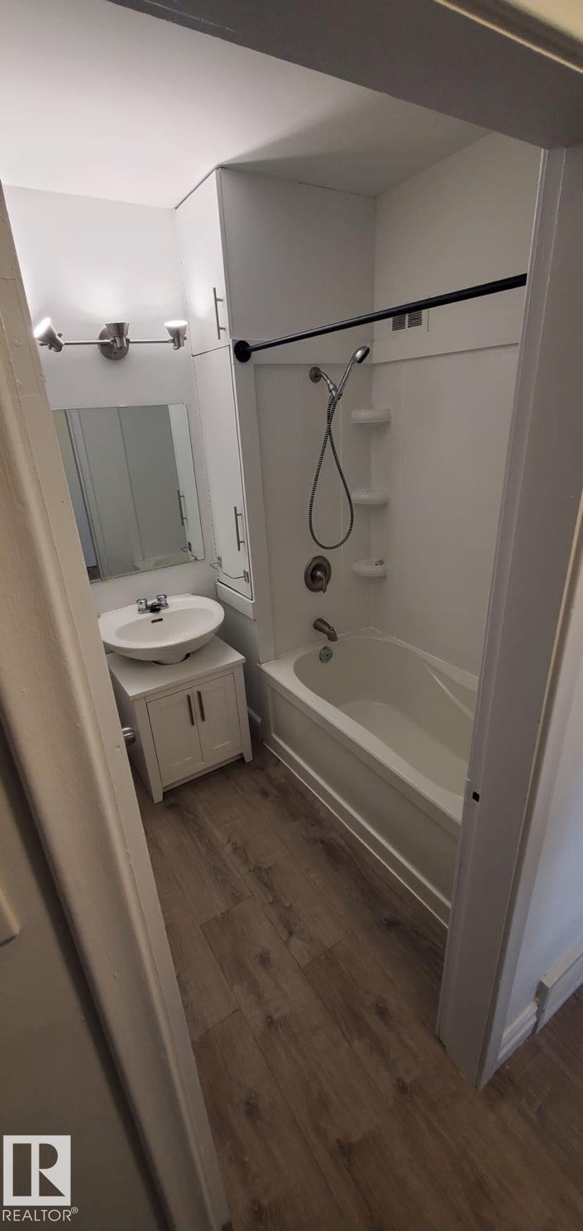 Photo 8 at 6422 132 Avenue NW, Belvedere, Edmonton