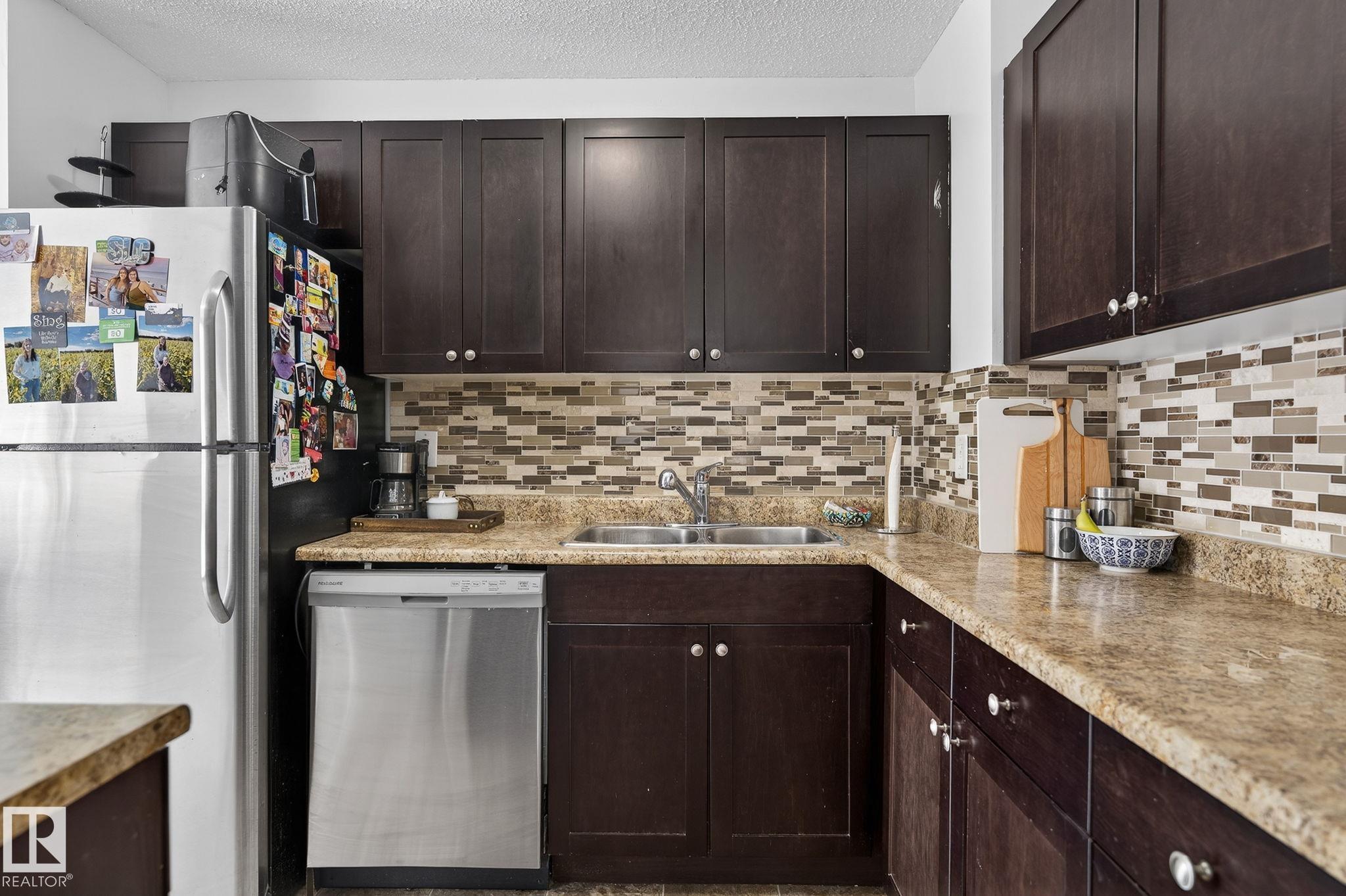 Photo 13 at 207 Callingwood Place NW, Callingwood South, Edmonton