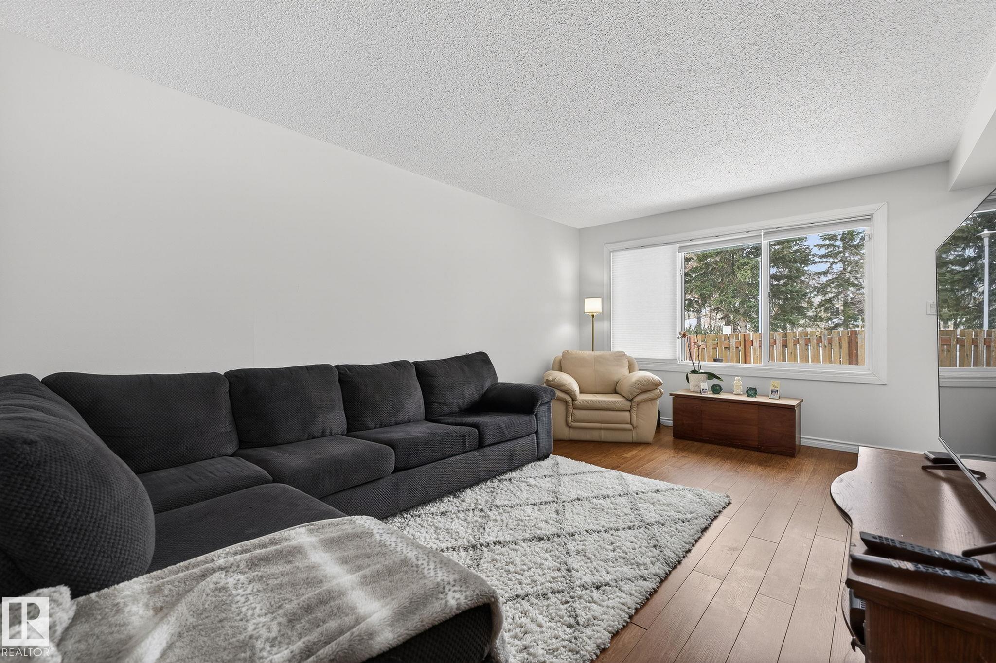 207 Callingwood Place NW, Callingwood South, Edmonton