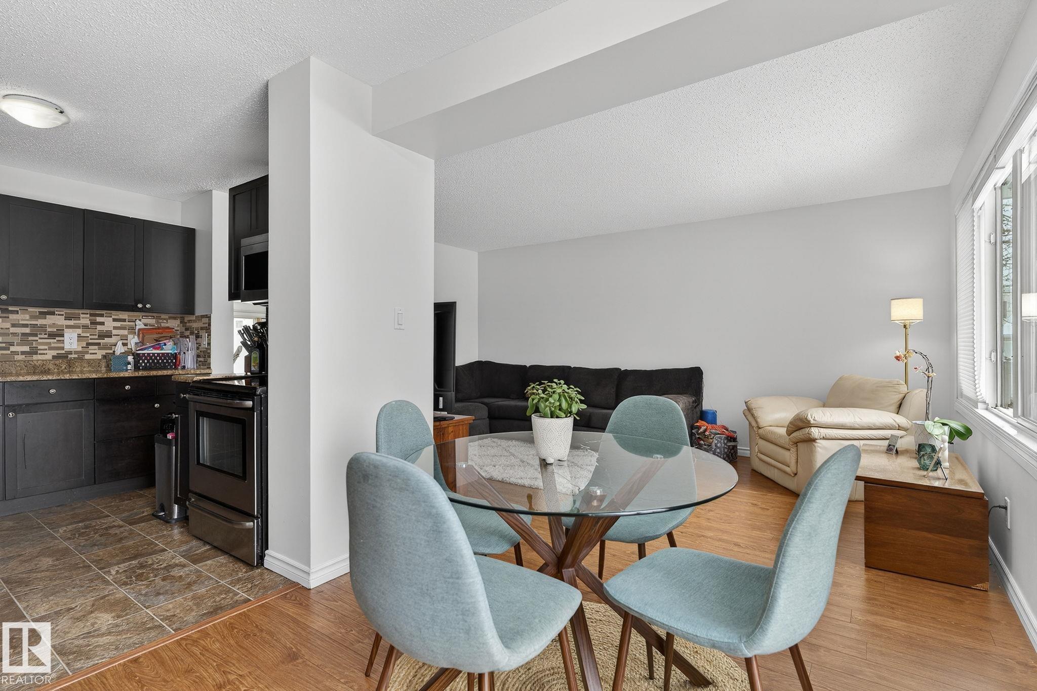 Photo 10 at 207 Callingwood Place NW, Callingwood South, Edmonton