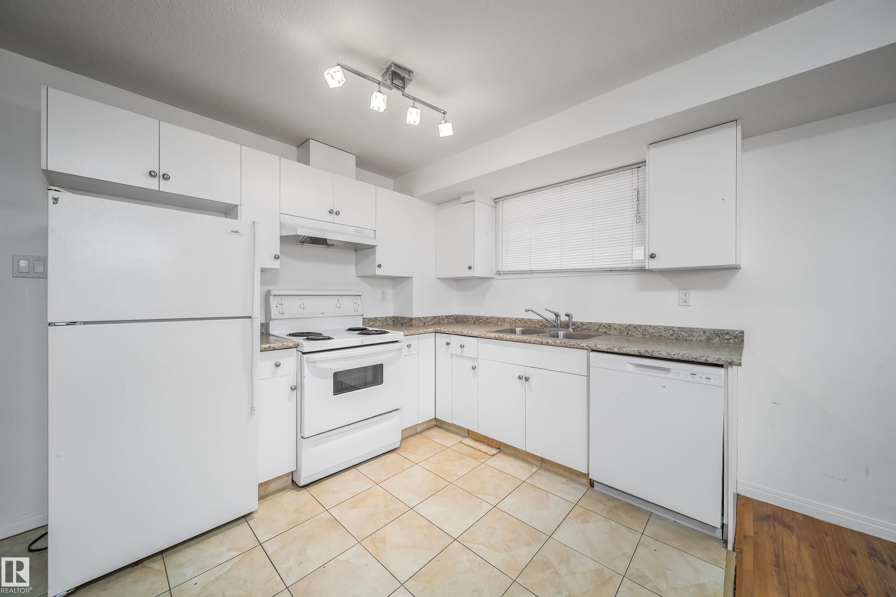 Photo 34 at 12041/43 67 Street NW, Montrose, Edmonton