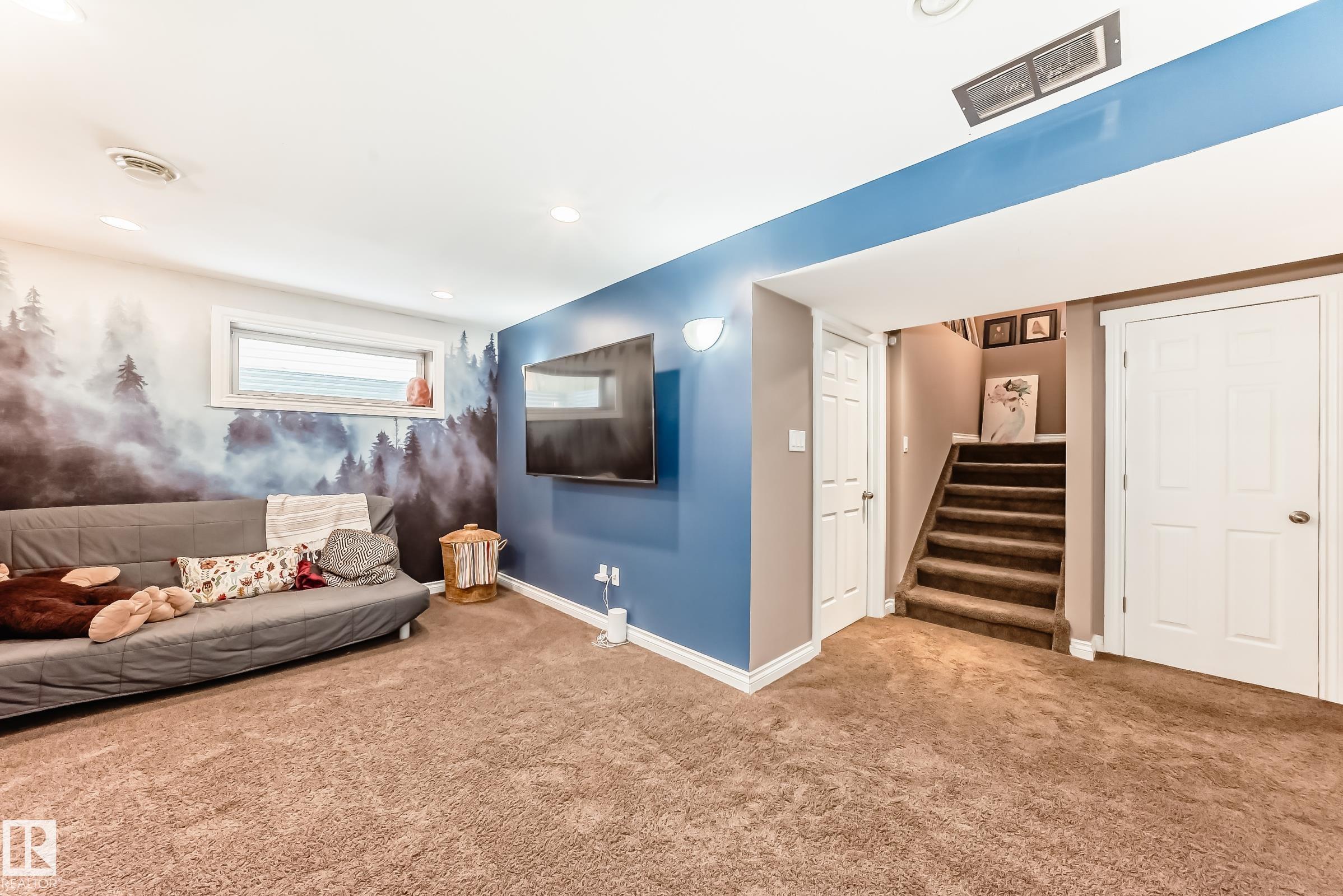 Photo 17 at 15304 138b Street NW, Carlton, Edmonton