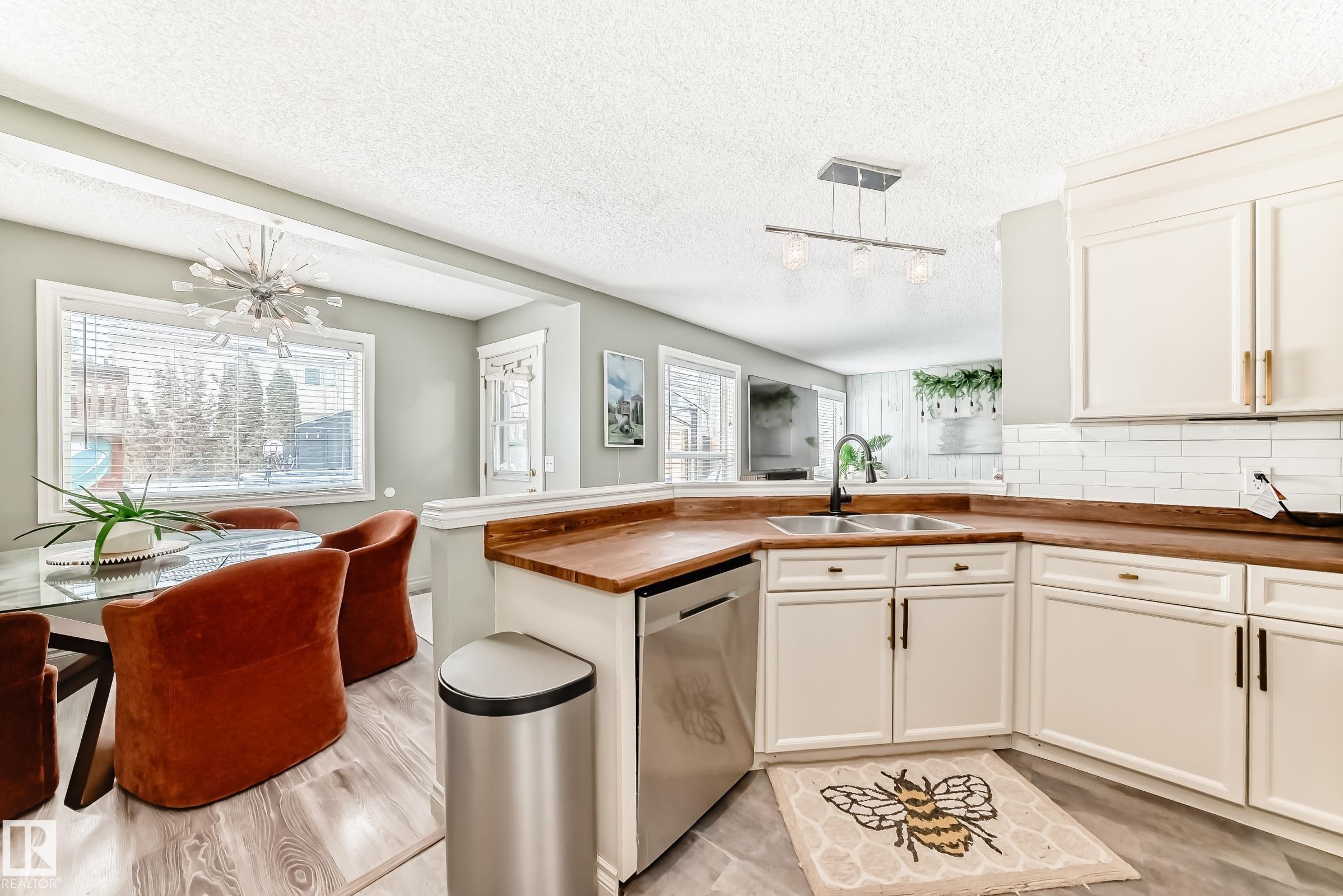 Photo 36 at 15304 138b Street NW, Carlton, Edmonton