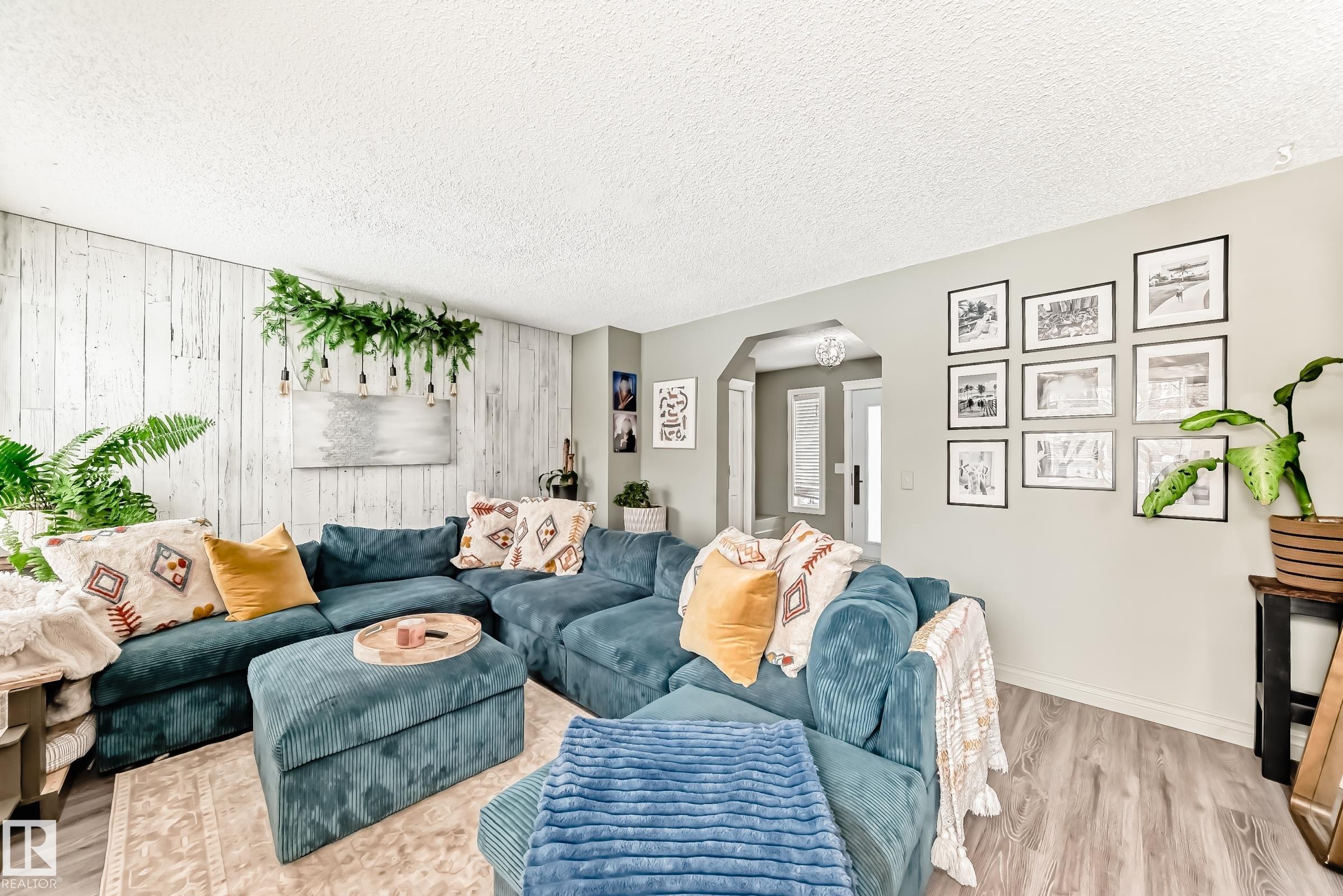 15304 138b Street NW, Carlton, Edmonton