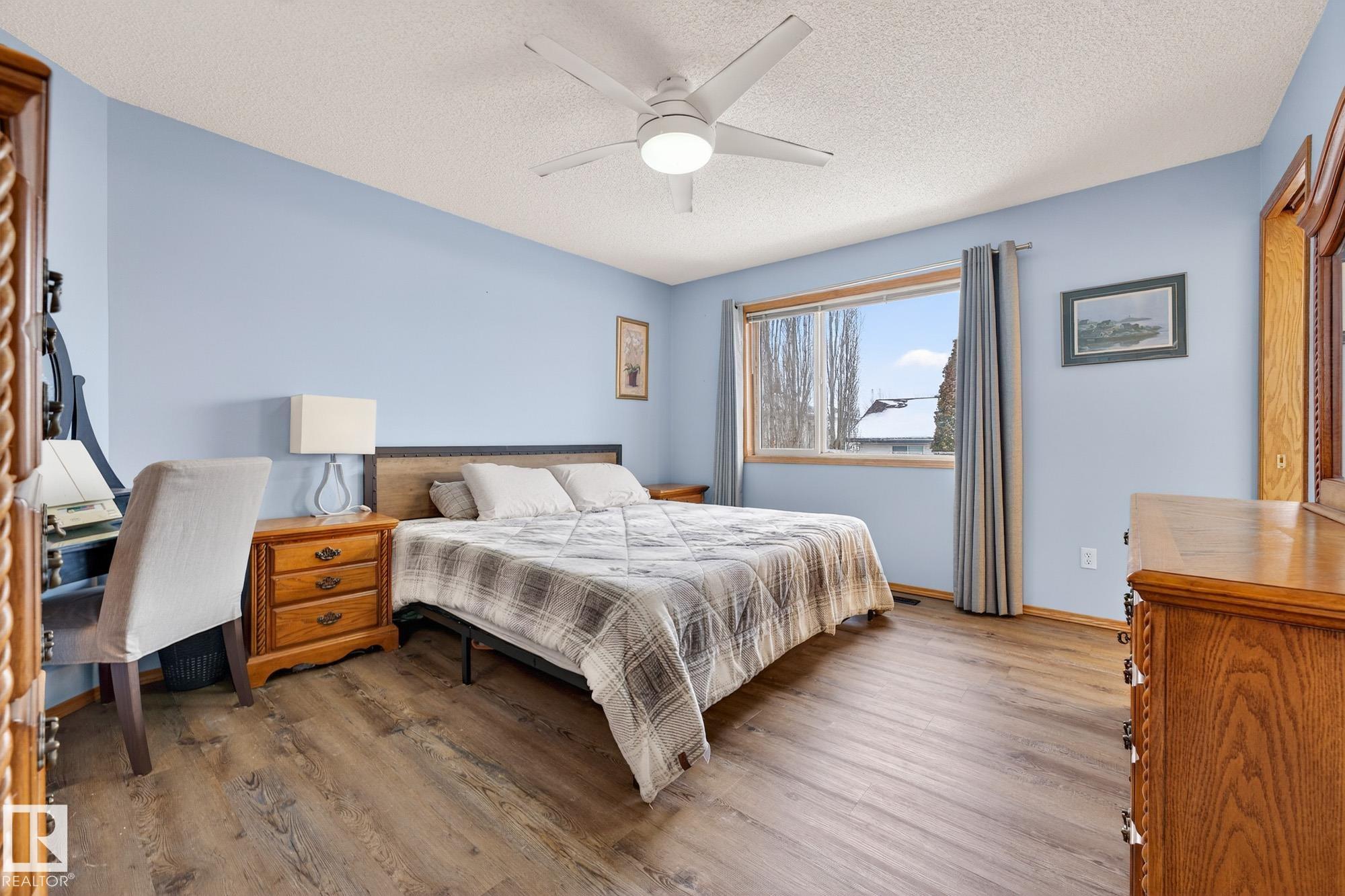 4027 31 Street NW, Larkspur, Edmonton