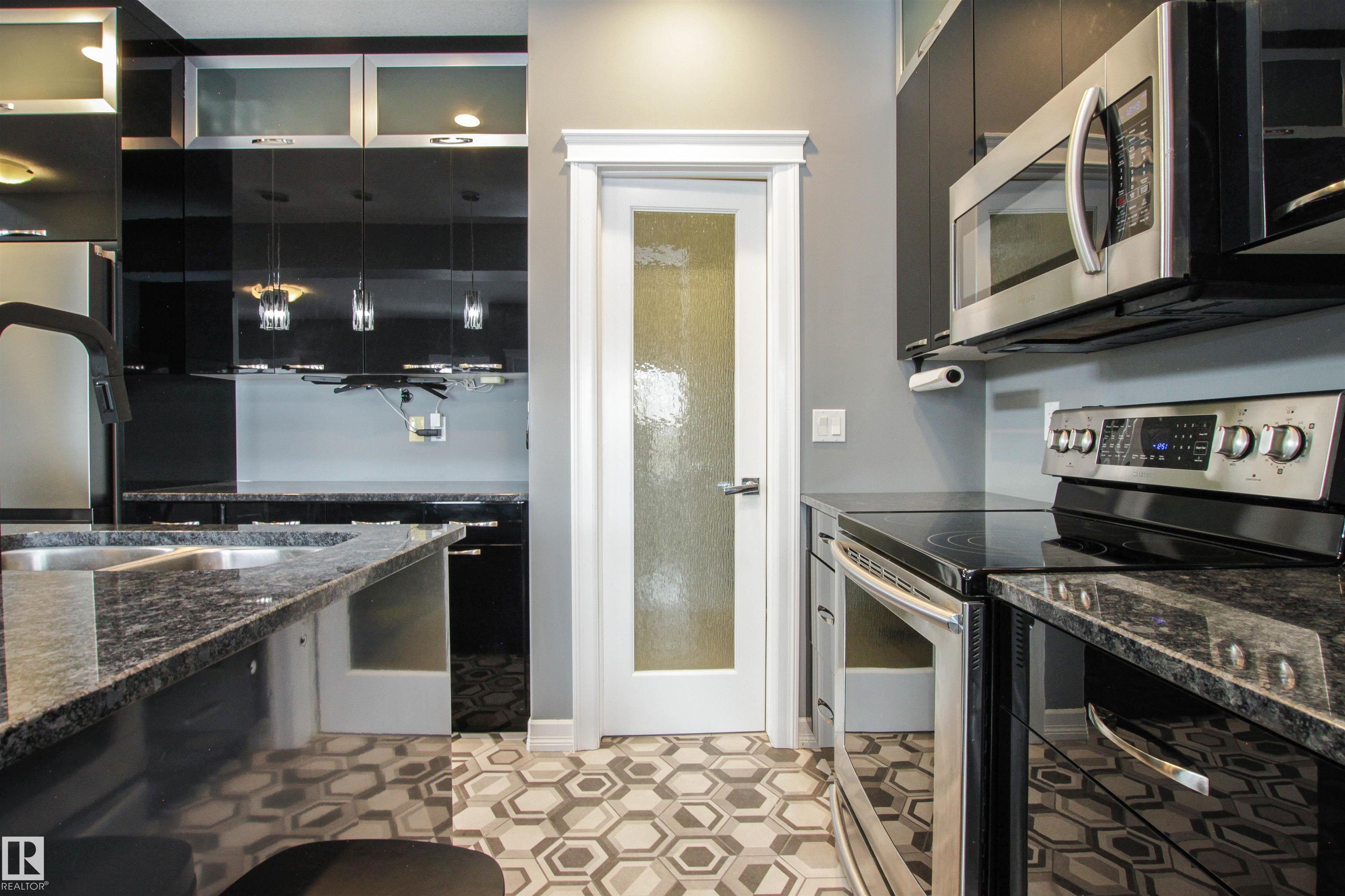 Photo 13 at 3334 Hilton Crescent NW, The Hamptons, Edmonton