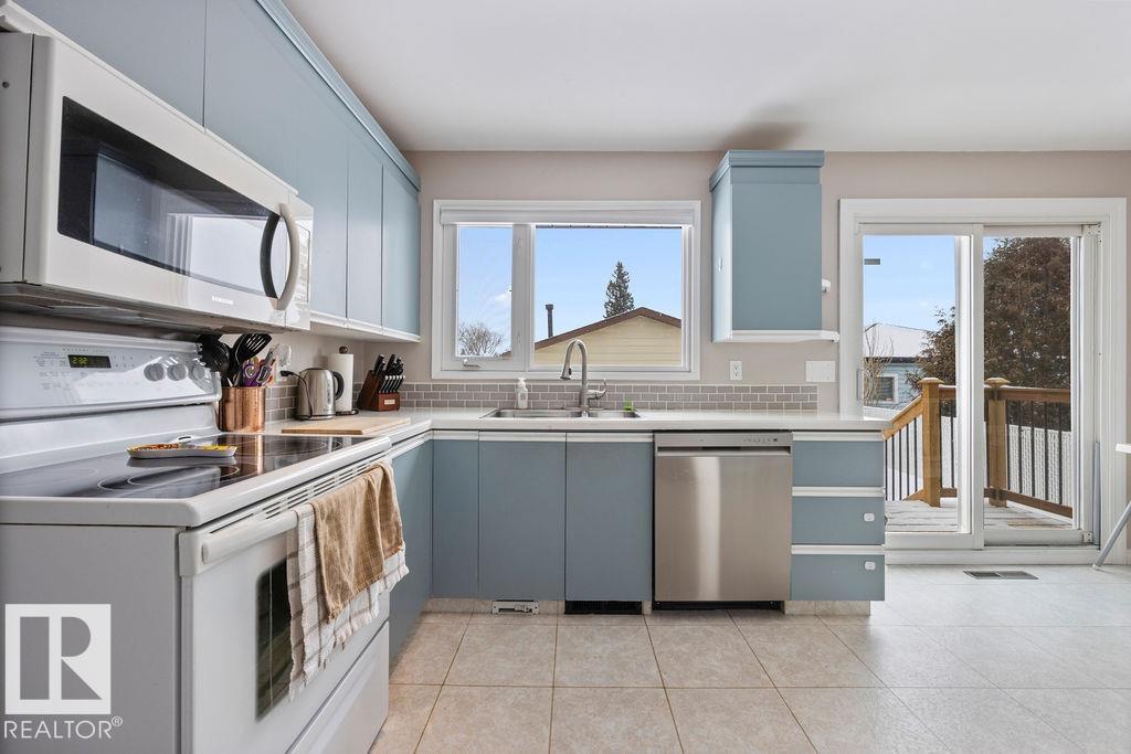 Photo 11 at 7211 138 Avenue NW, Kildare, Edmonton