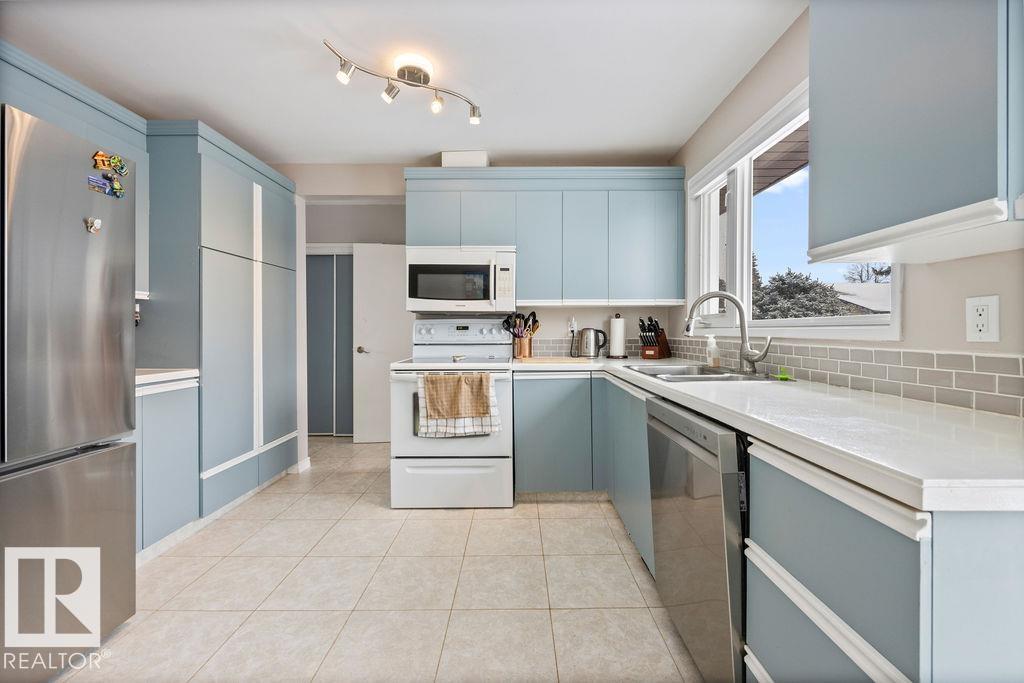 Photo 15 at 7211 138 Avenue NW, Kildare, Edmonton