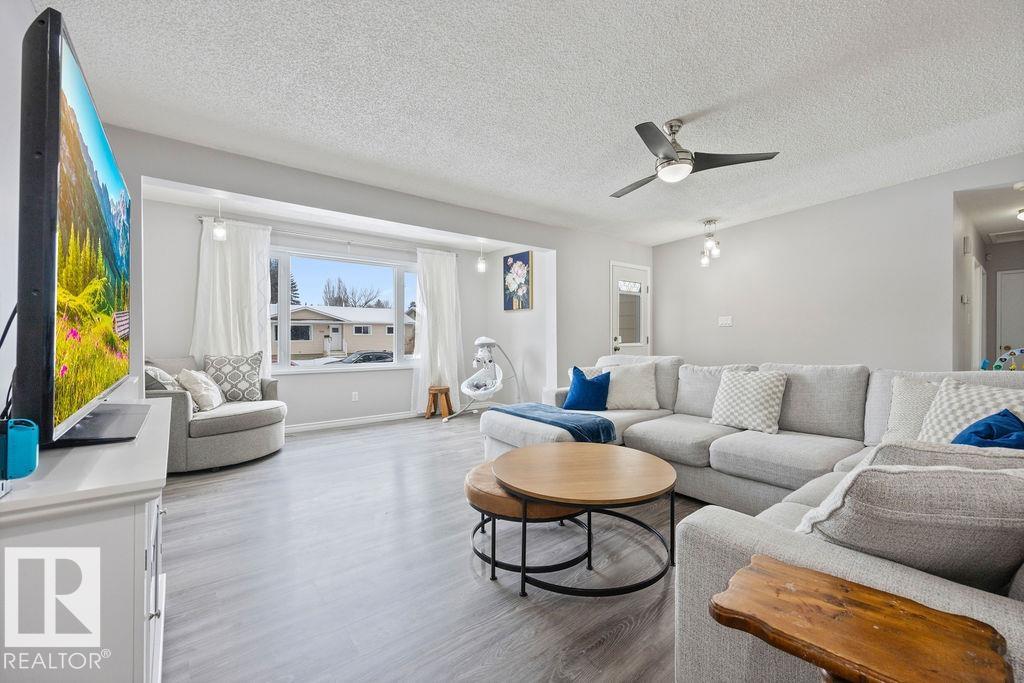 Photo 9 at 7211 138 Avenue NW, Kildare, Edmonton