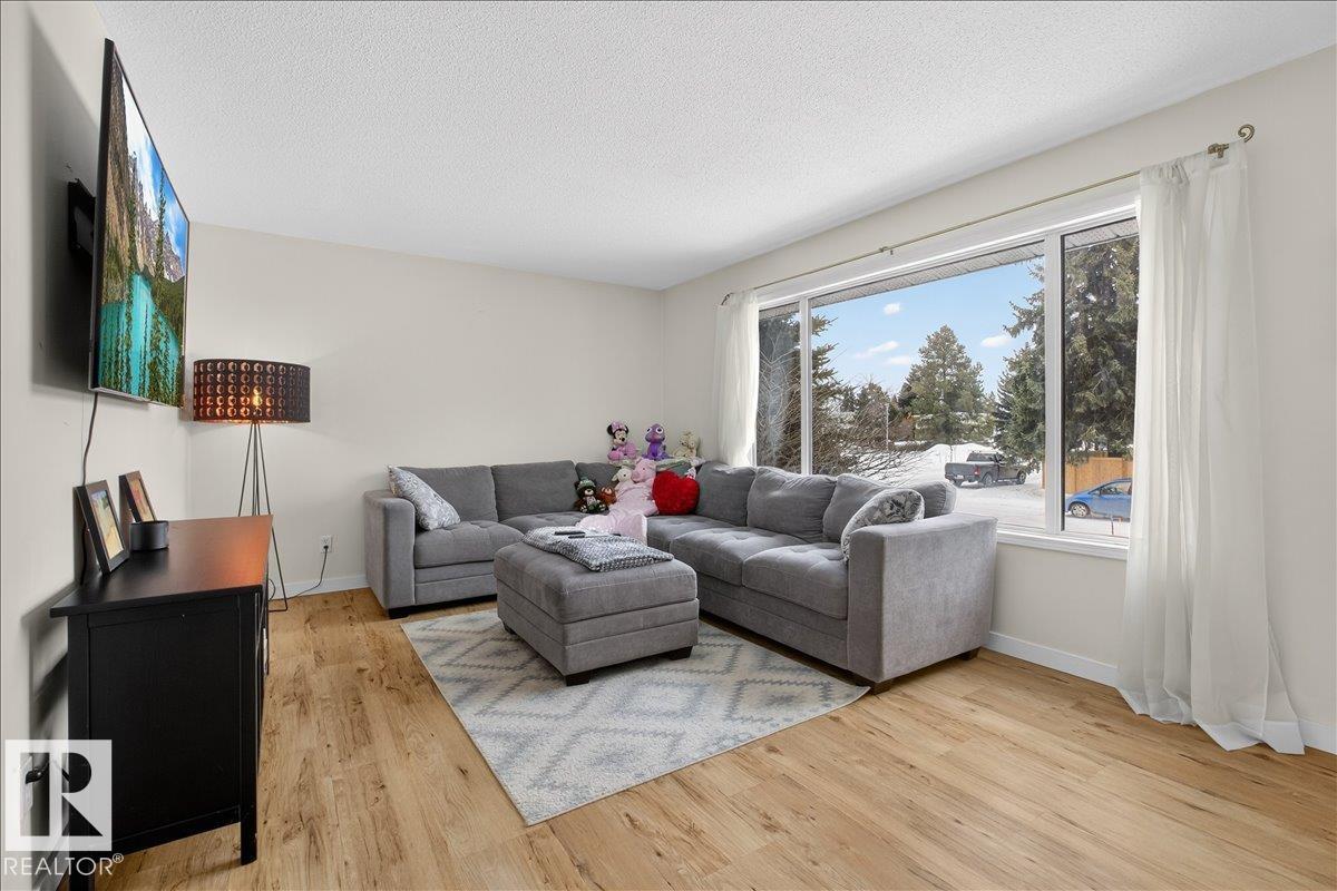 Photo 11 at 7108 92a Avenue NW, Ottewell, Edmonton