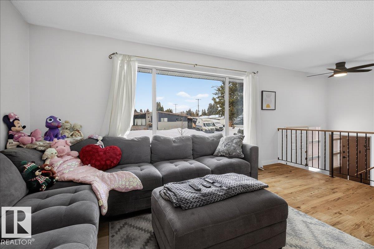 Photo 12 at 7108 92a Avenue NW, Ottewell, Edmonton