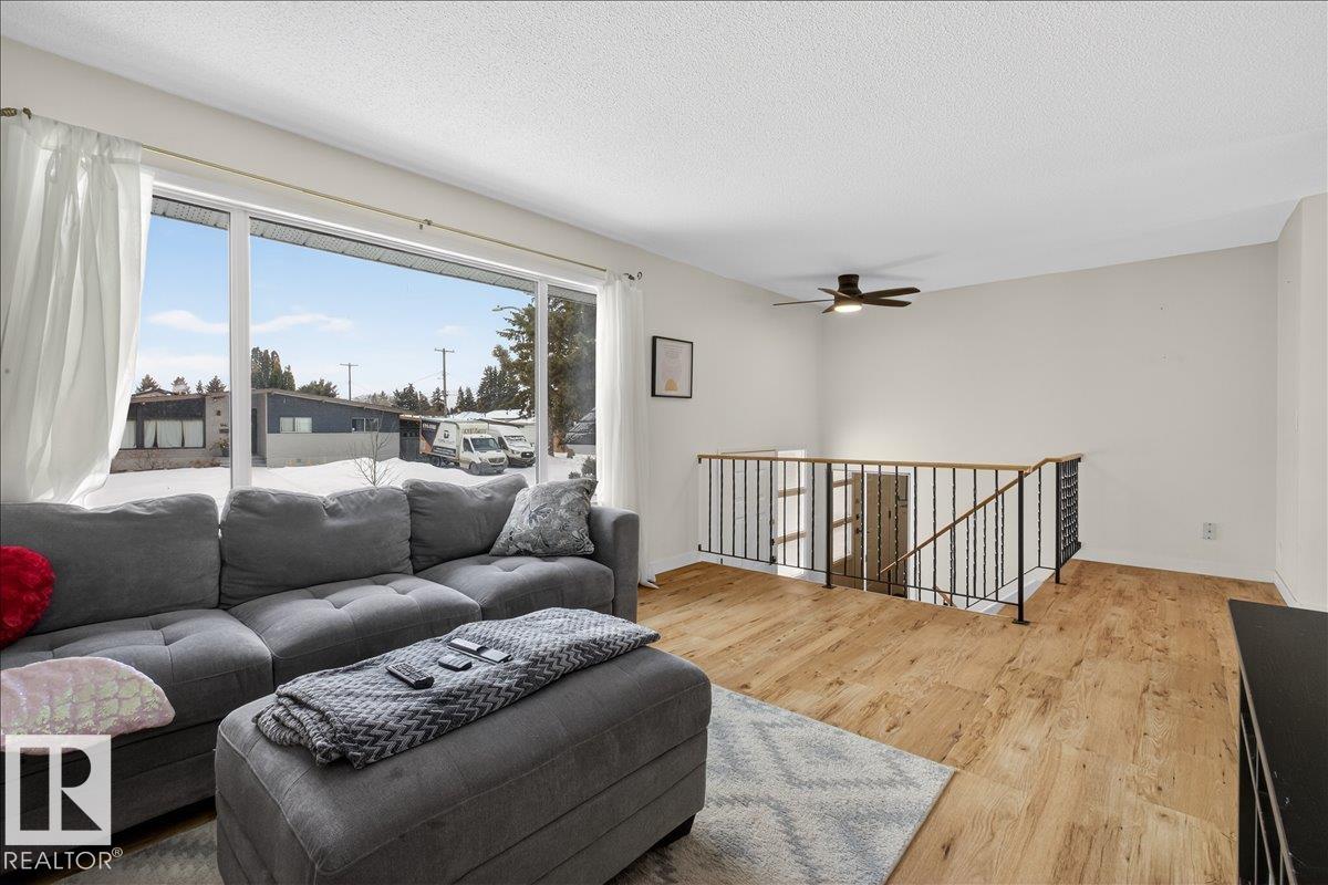 Photo 13 at 7108 92a Avenue NW, Ottewell, Edmonton