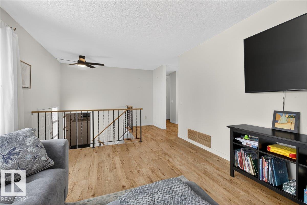 Photo 14 at 7108 92a Avenue NW, Ottewell, Edmonton