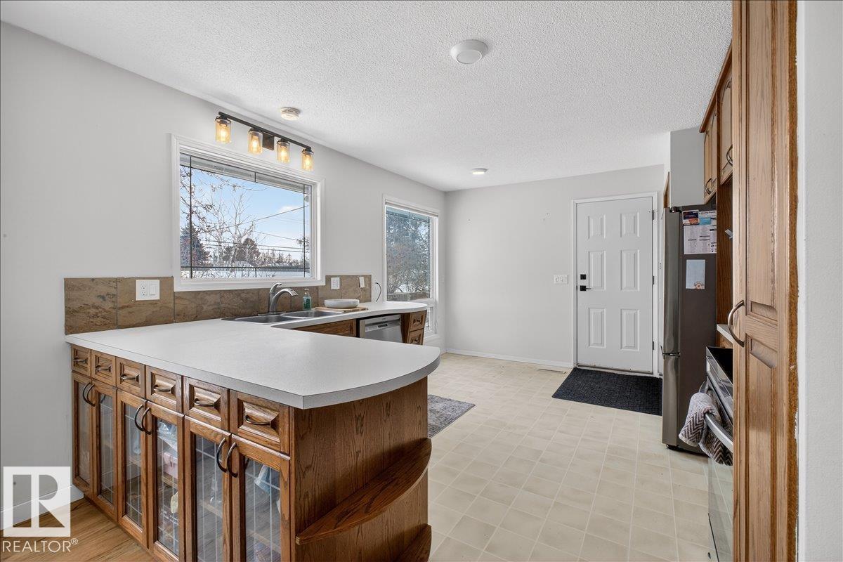 Photo 16 at 7108 92a Avenue NW, Ottewell, Edmonton