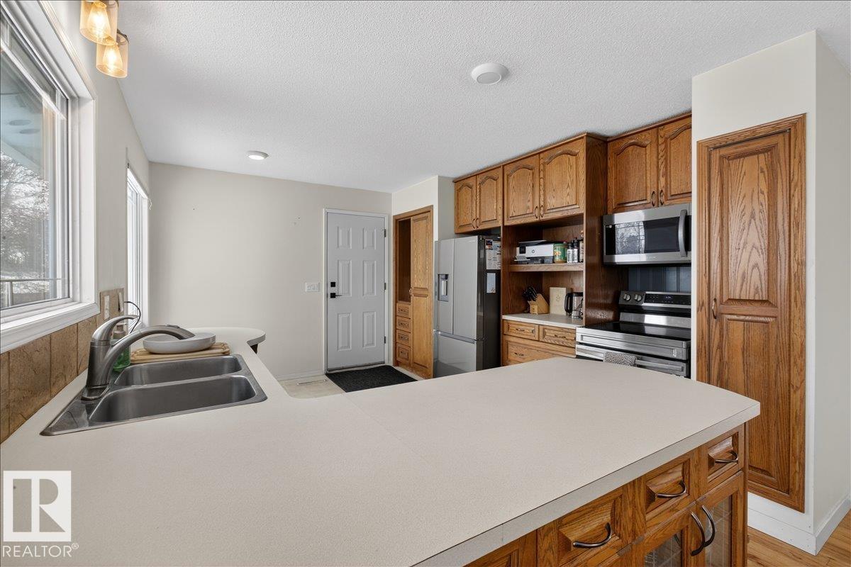 Photo 18 at 7108 92a Avenue NW, Ottewell, Edmonton