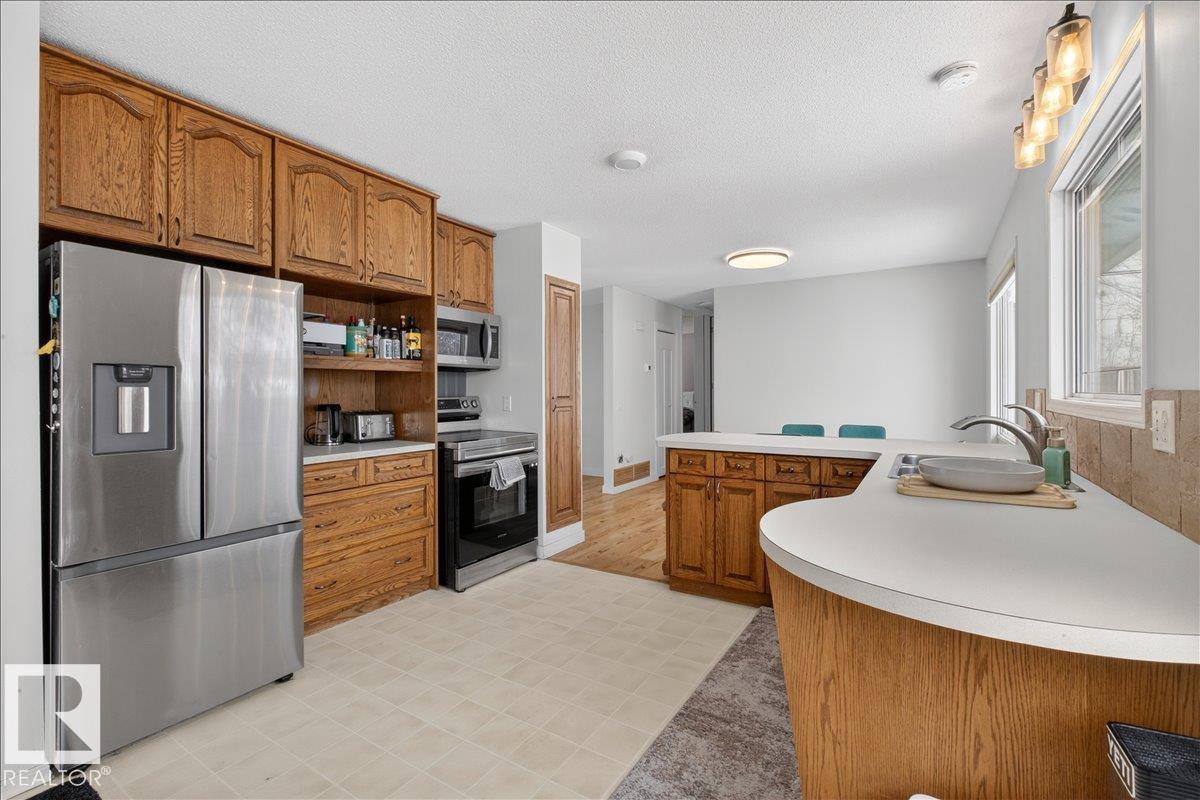 Photo 21 at 7108 92a Avenue NW, Ottewell, Edmonton