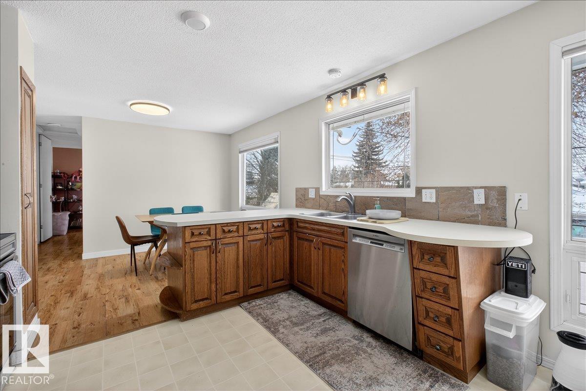 Photo 23 at 7108 92a Avenue NW, Ottewell, Edmonton