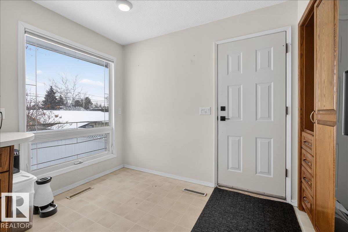 Photo 24 at 7108 92a Avenue NW, Ottewell, Edmonton