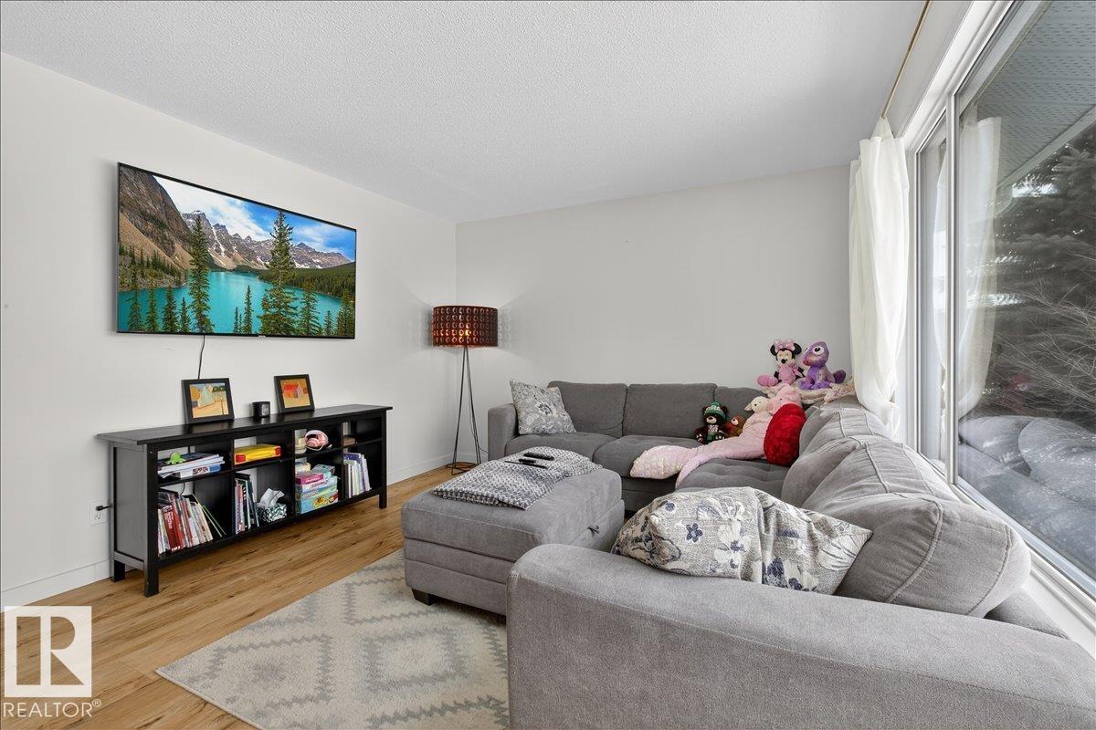 Photo 10 at 7108 92a Avenue NW, Ottewell, Edmonton