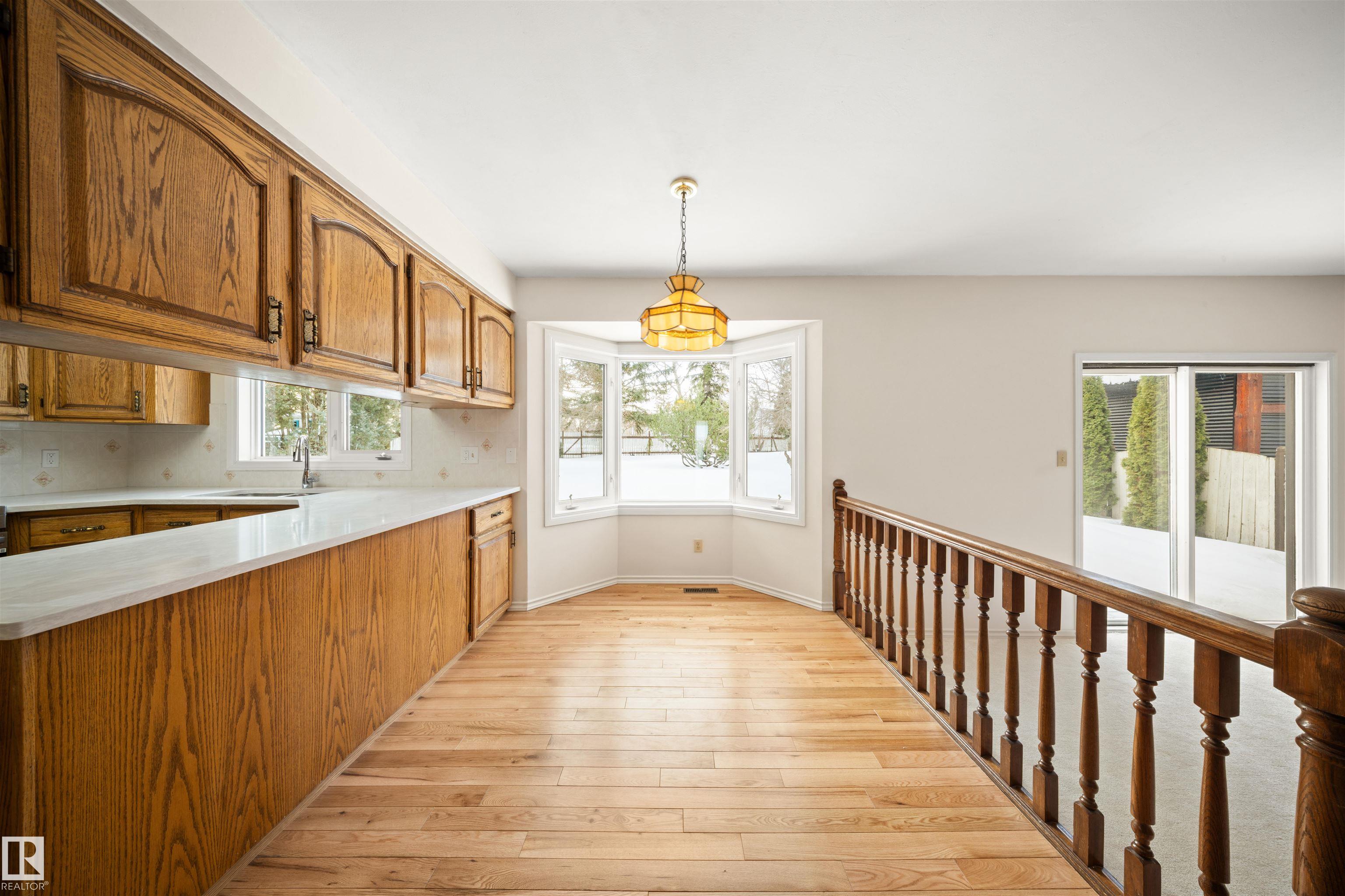 Photo 11 at 823 Richards Crescent NW, Rhatigan Ridge, Edmonton