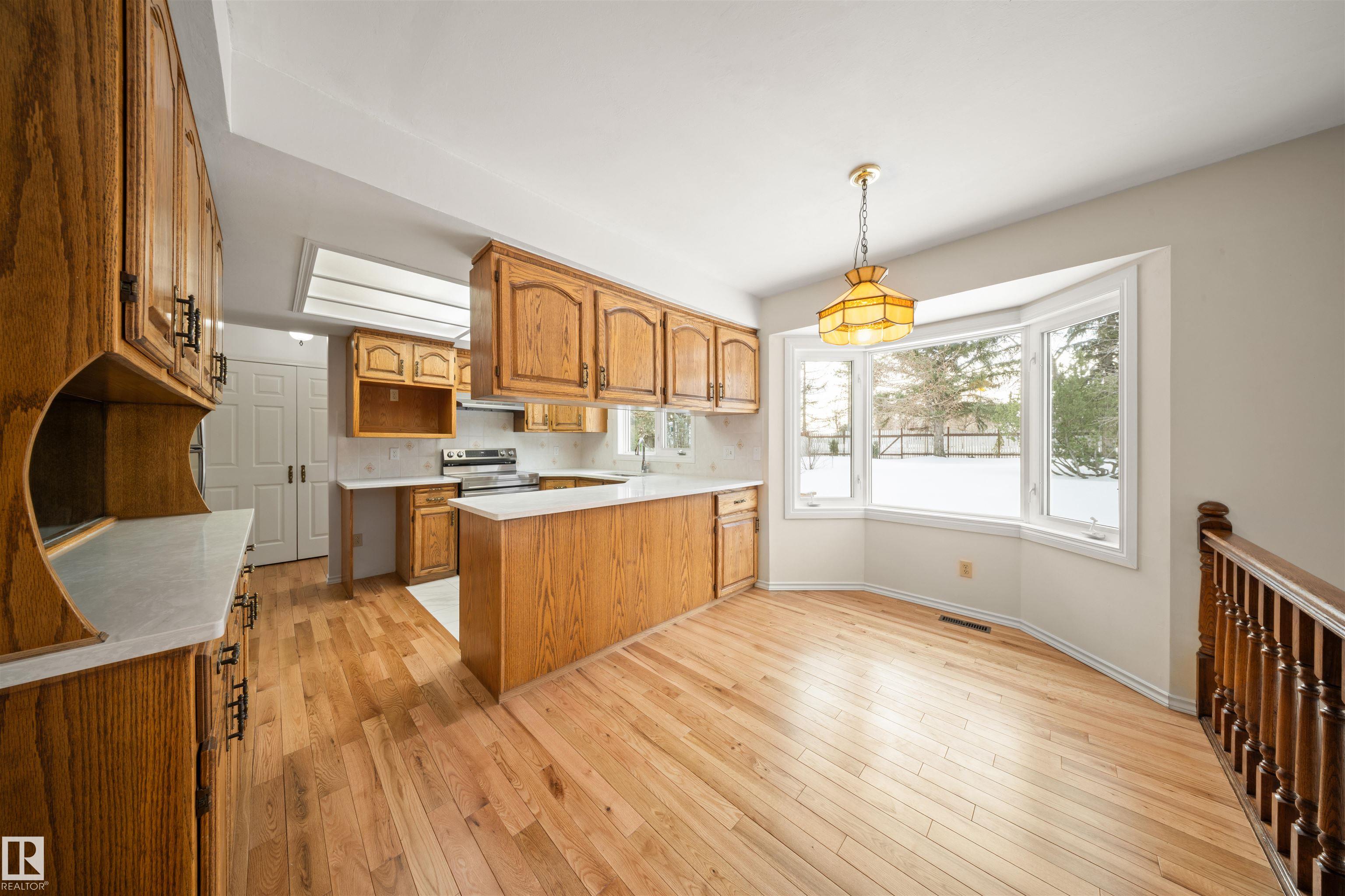 Photo 12 at 823 Richards Crescent NW, Rhatigan Ridge, Edmonton