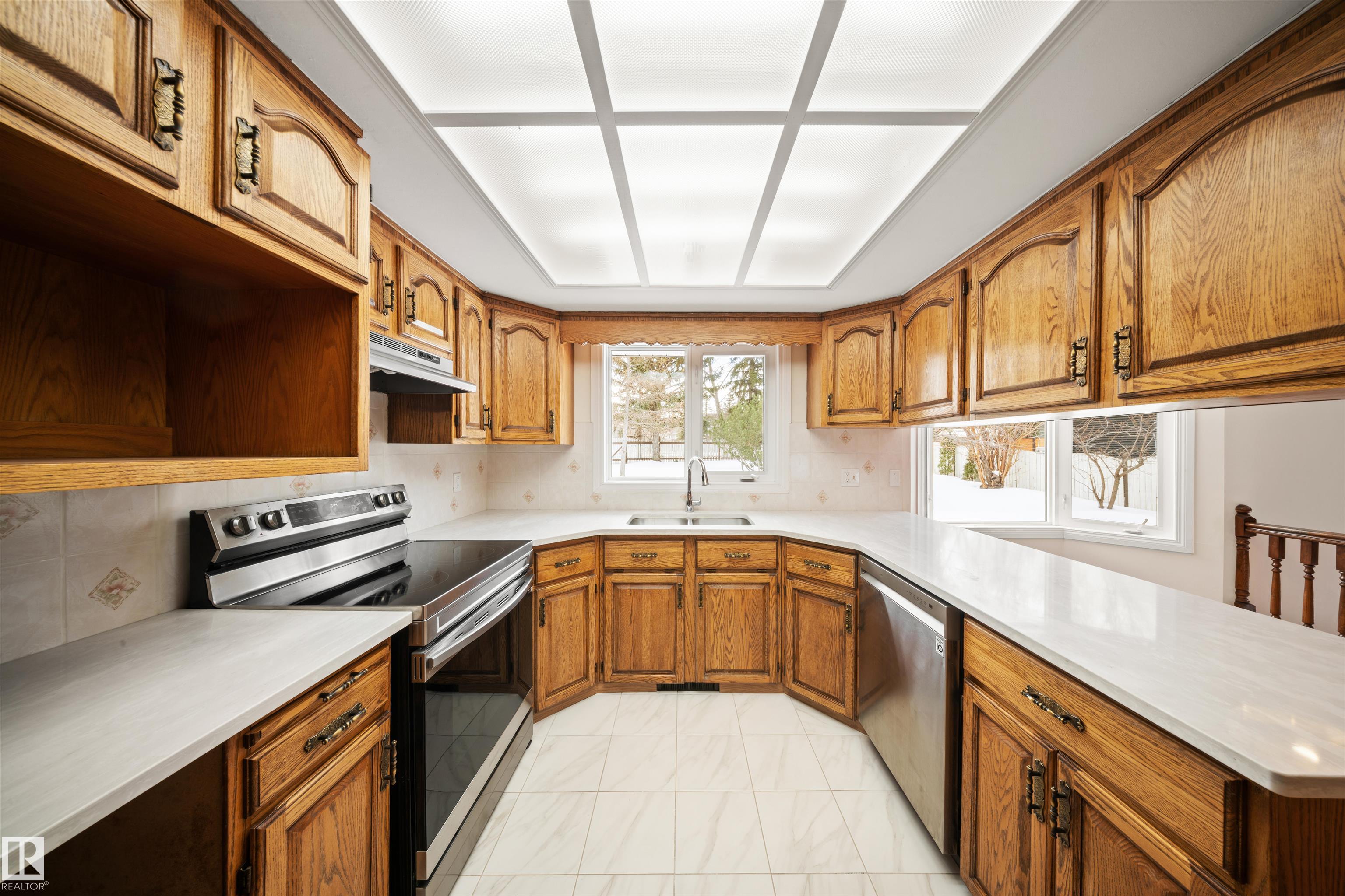 Photo 15 at 823 Richards Crescent NW, Rhatigan Ridge, Edmonton