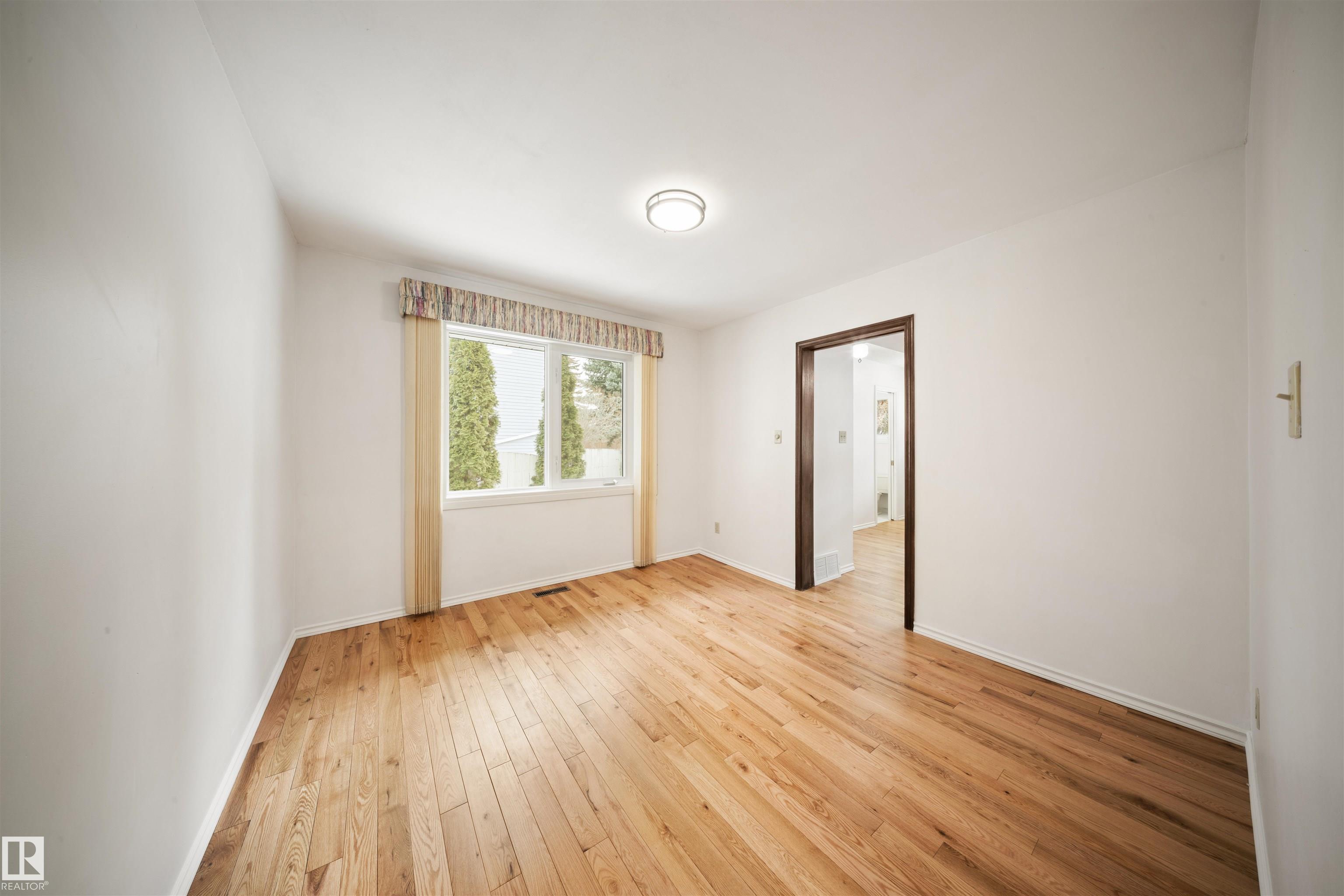 Photo 17 at 823 Richards Crescent NW, Rhatigan Ridge, Edmonton