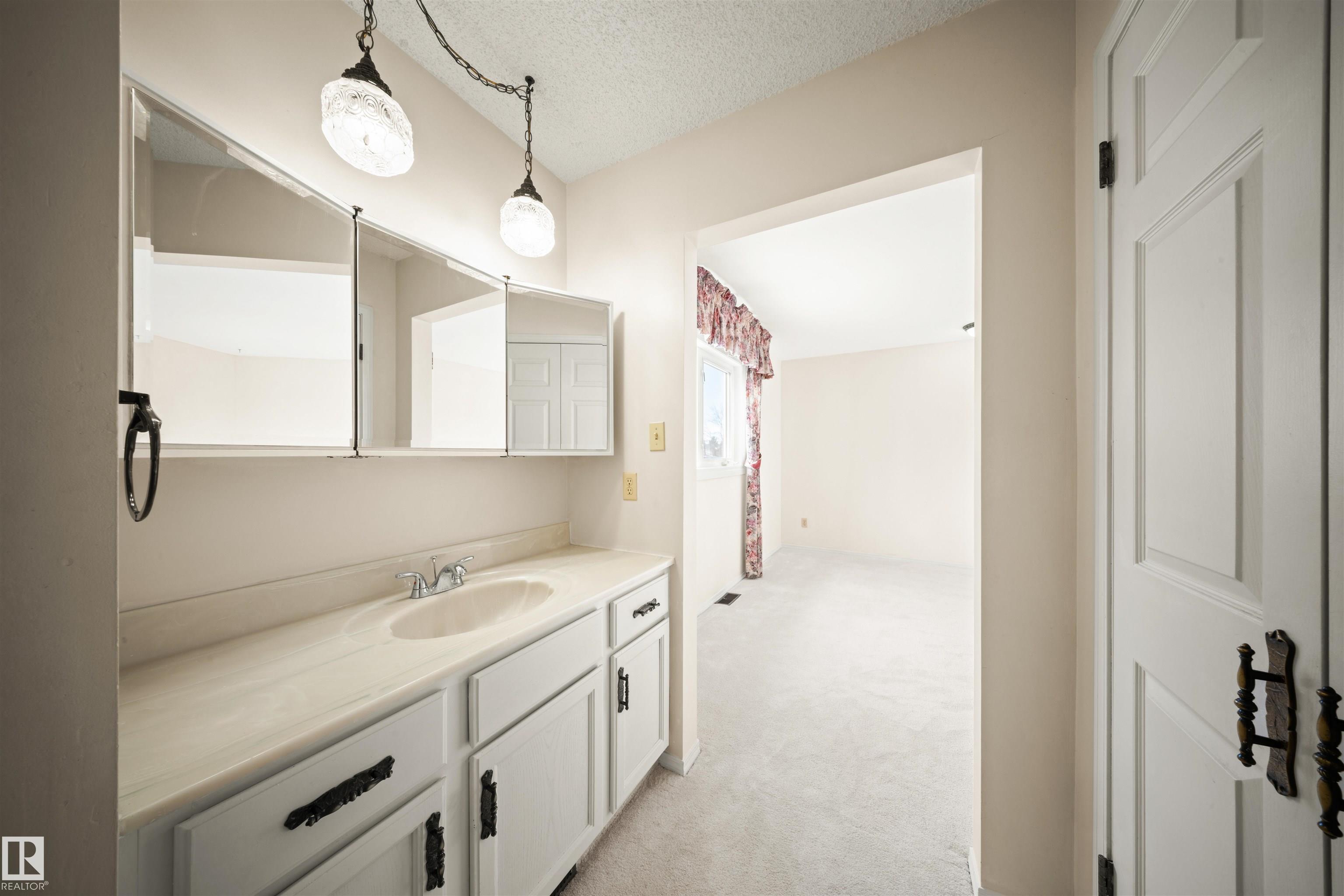 Photo 29 at 823 Richards Crescent NW, Rhatigan Ridge, Edmonton