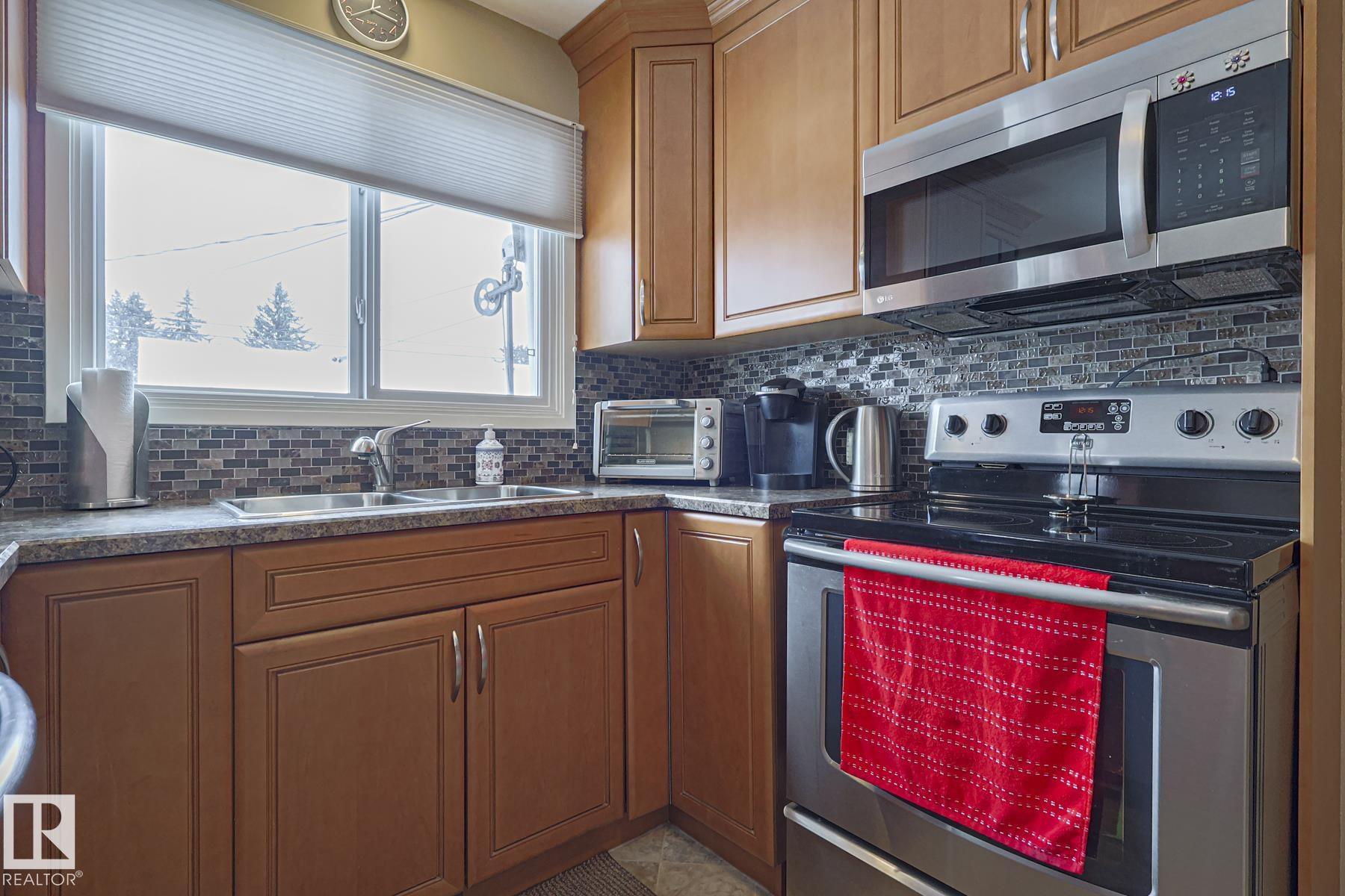 Photo 14 at 7604 Delwood Road NW, Delwood, Edmonton