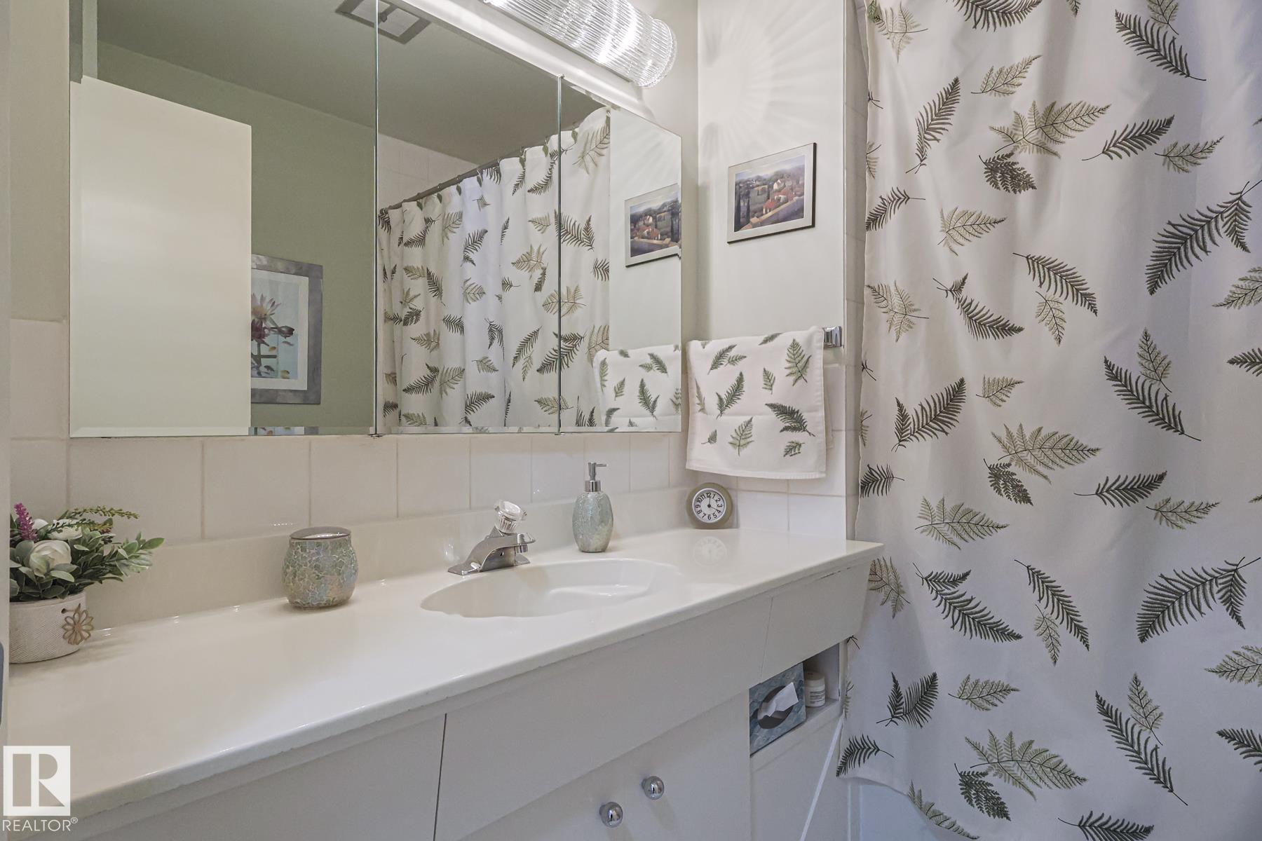 Photo 18 at 7604 Delwood Road NW, Delwood, Edmonton