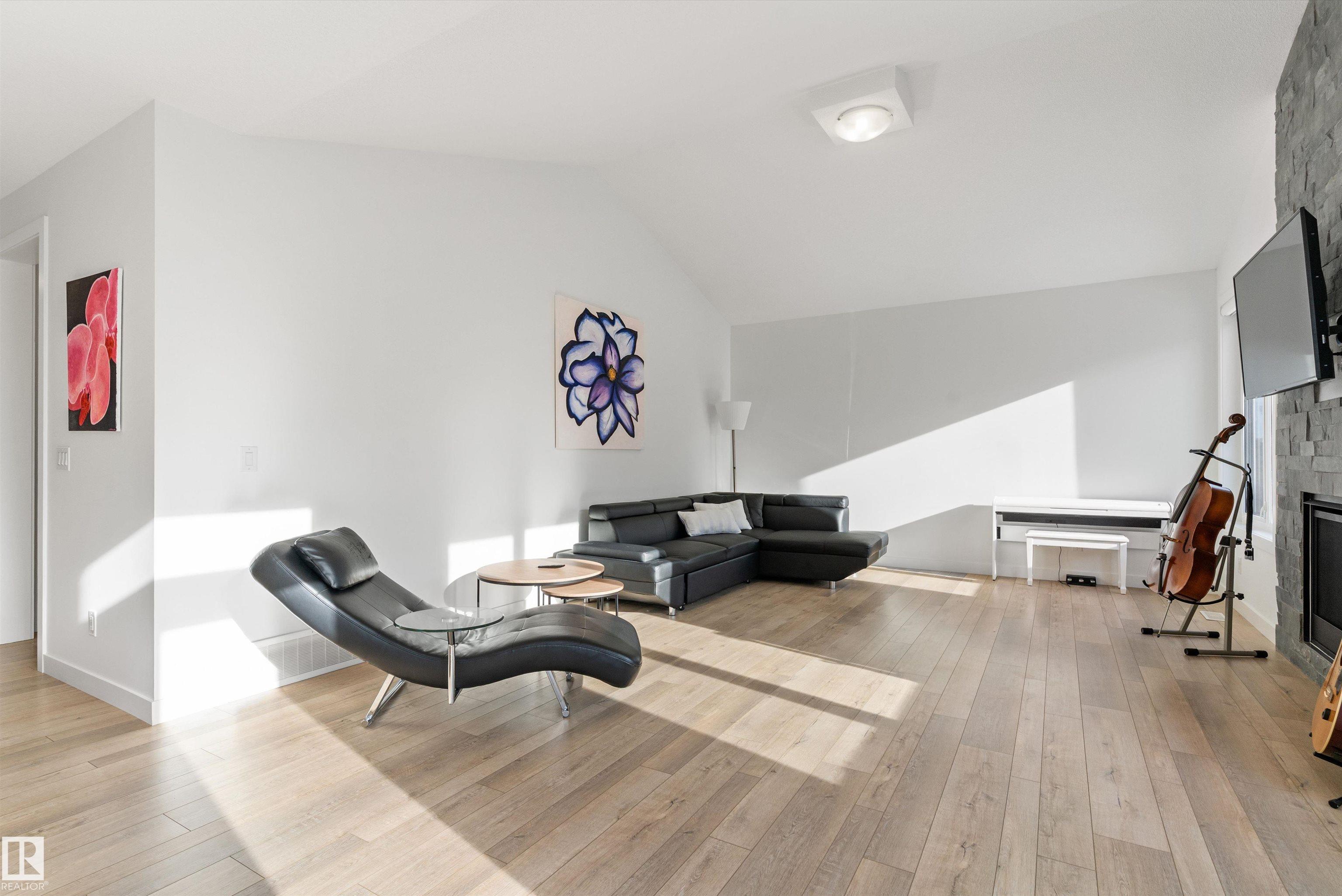 Photo 17 at 20007 16 Avenue NW, Stillwater, Edmonton