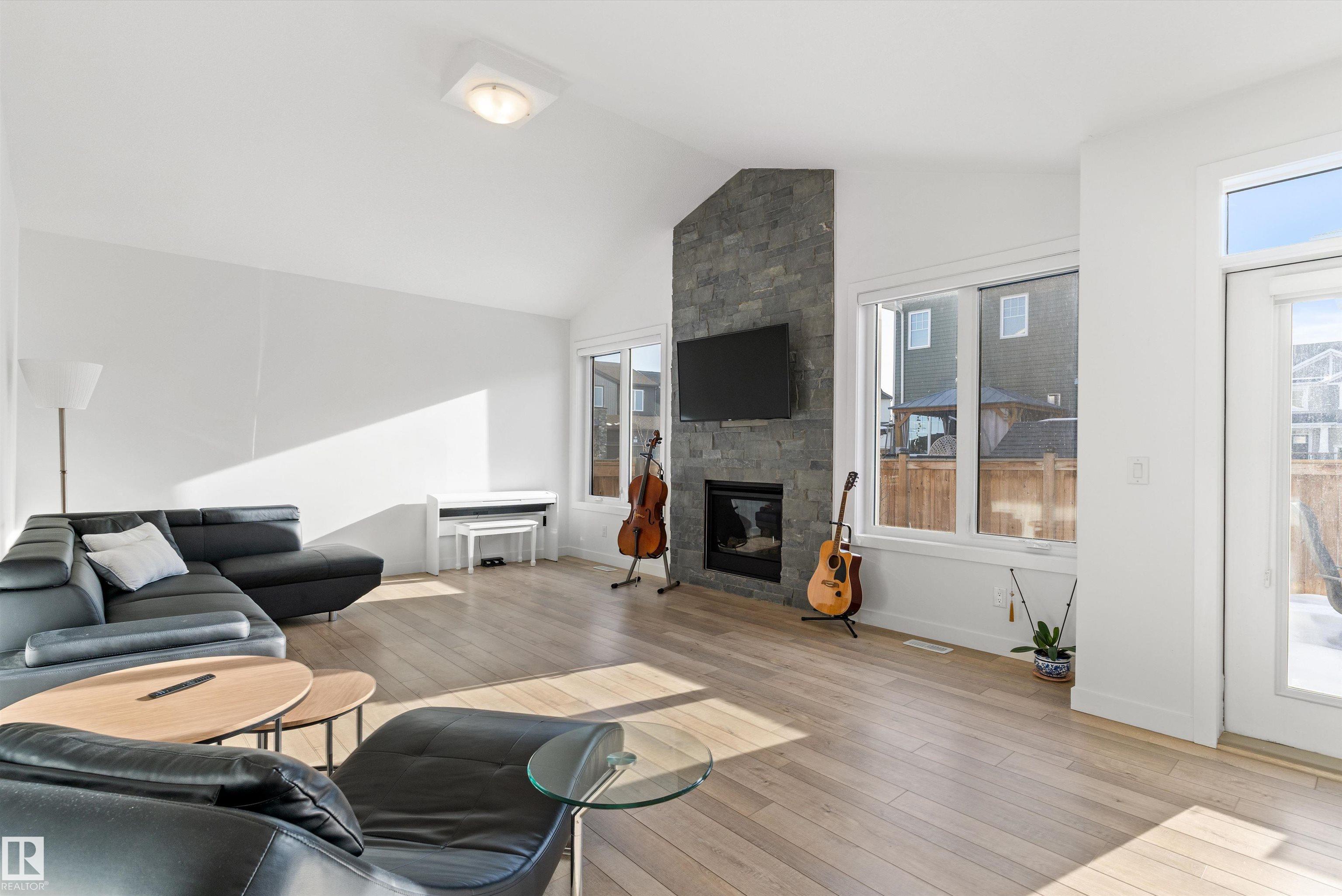 Photo 18 at 20007 16 Avenue NW, Stillwater, Edmonton