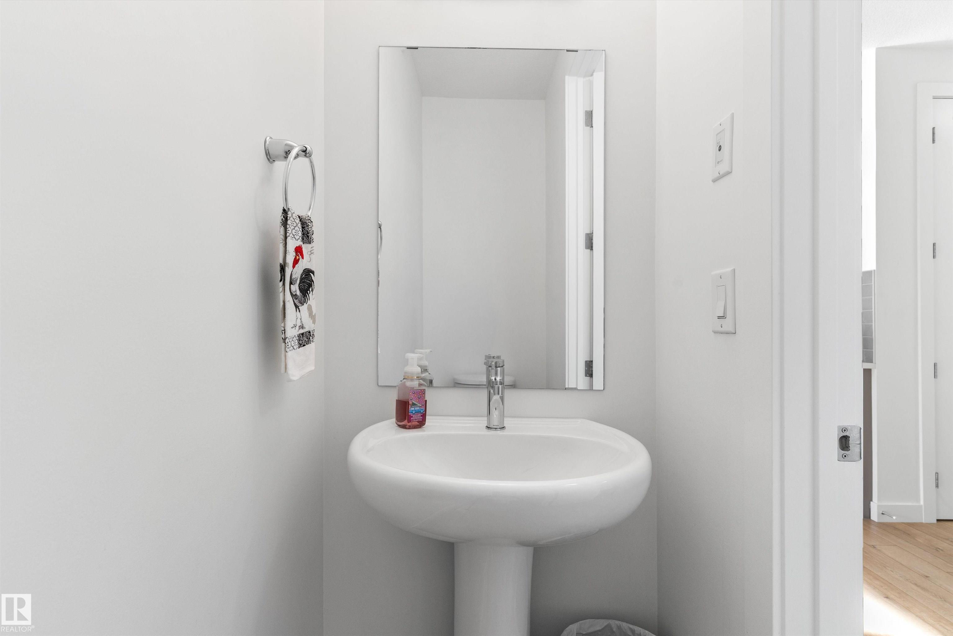 Picture for 20007 16 AV NW