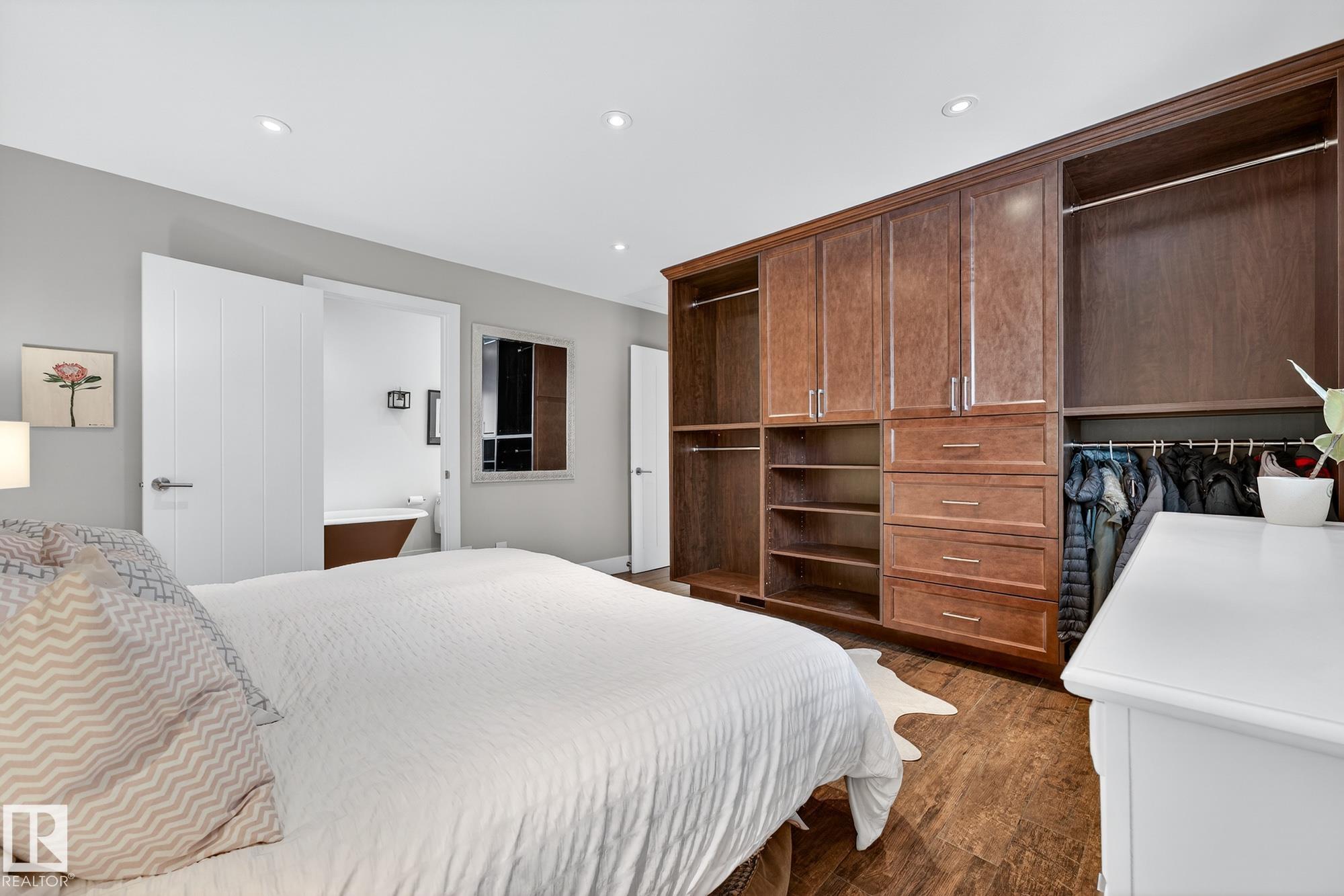 Photo 28 at 216 Heagle Crescent NW, Henderson Estates, Edmonton