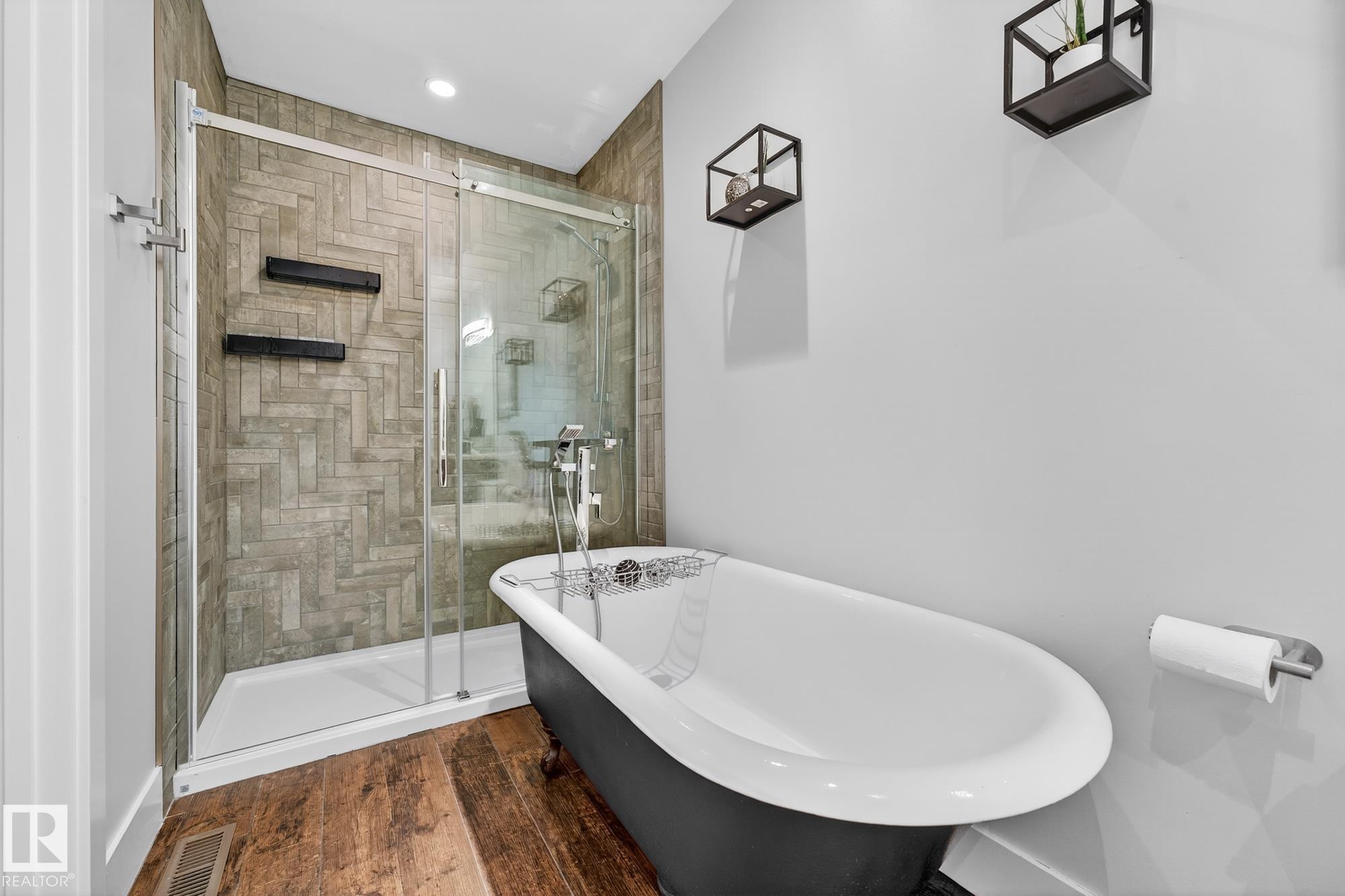 Photo 30 at 216 Heagle Crescent NW, Henderson Estates, Edmonton