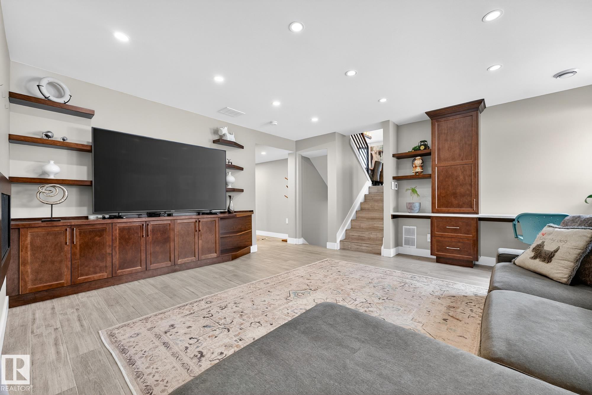 Photo 33 at 216 Heagle Crescent NW, Henderson Estates, Edmonton