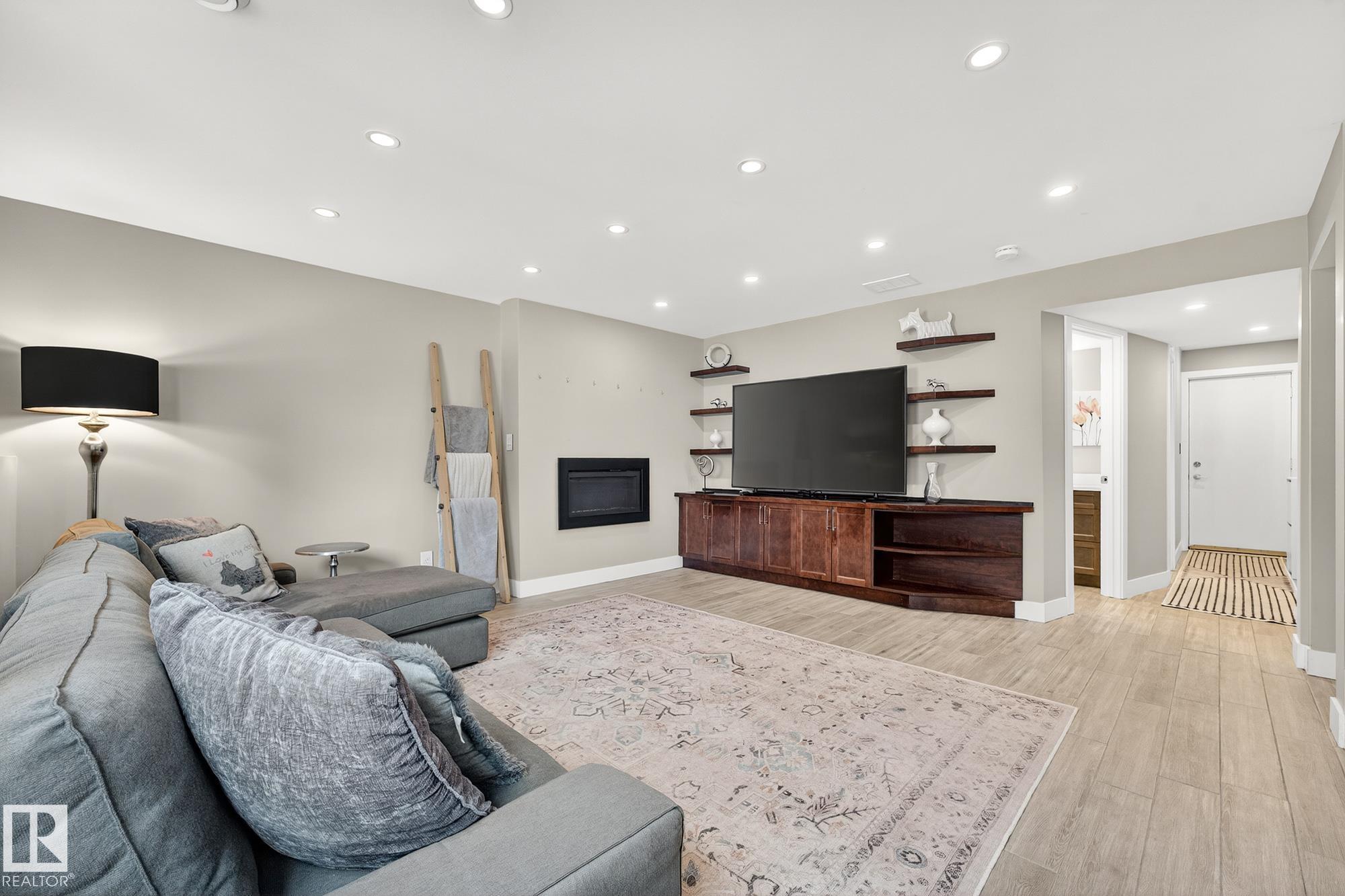 Photo 34 at 216 Heagle Crescent NW, Henderson Estates, Edmonton