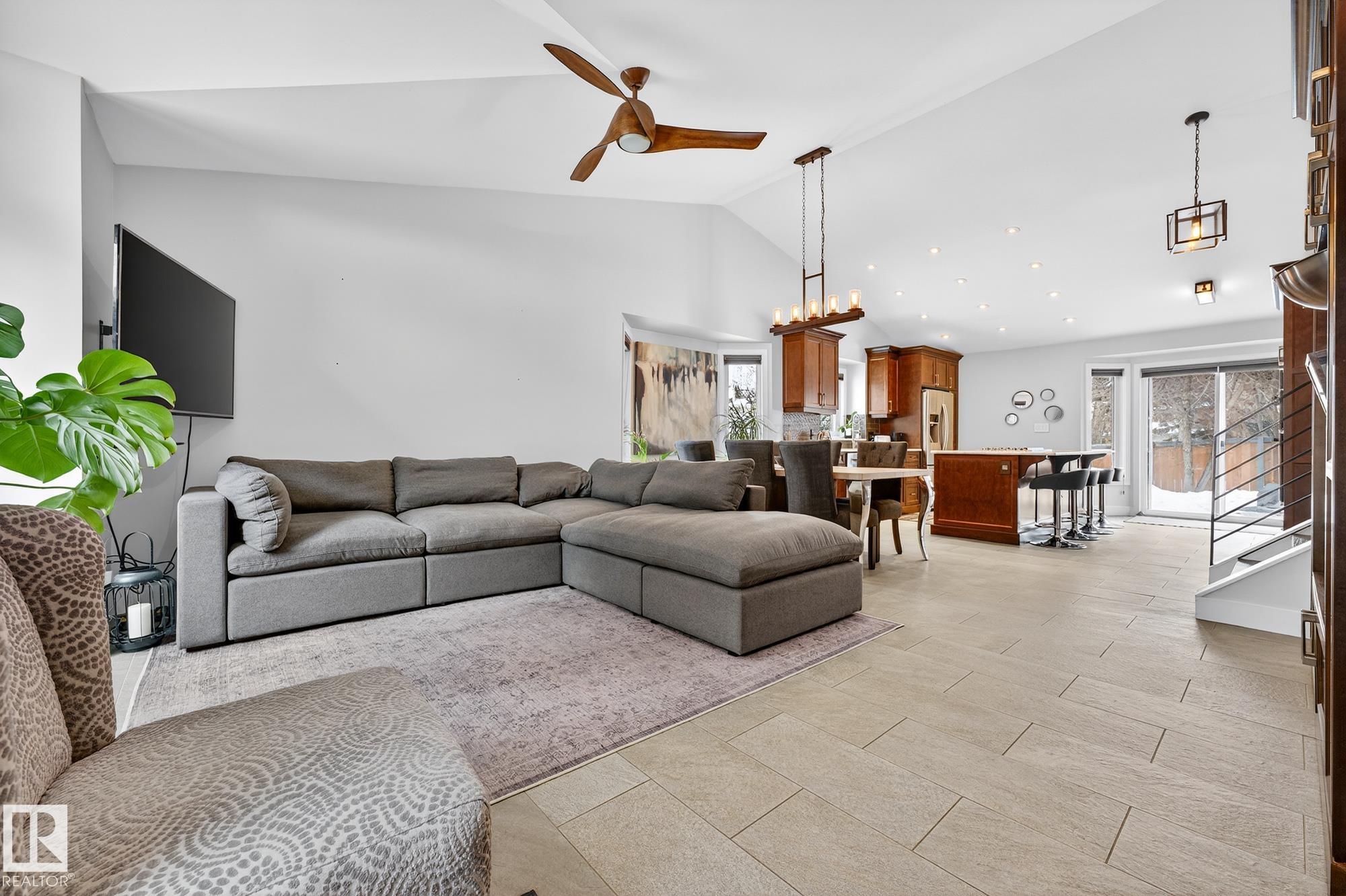 Photo 8 at 216 Heagle Crescent NW, Henderson Estates, Edmonton