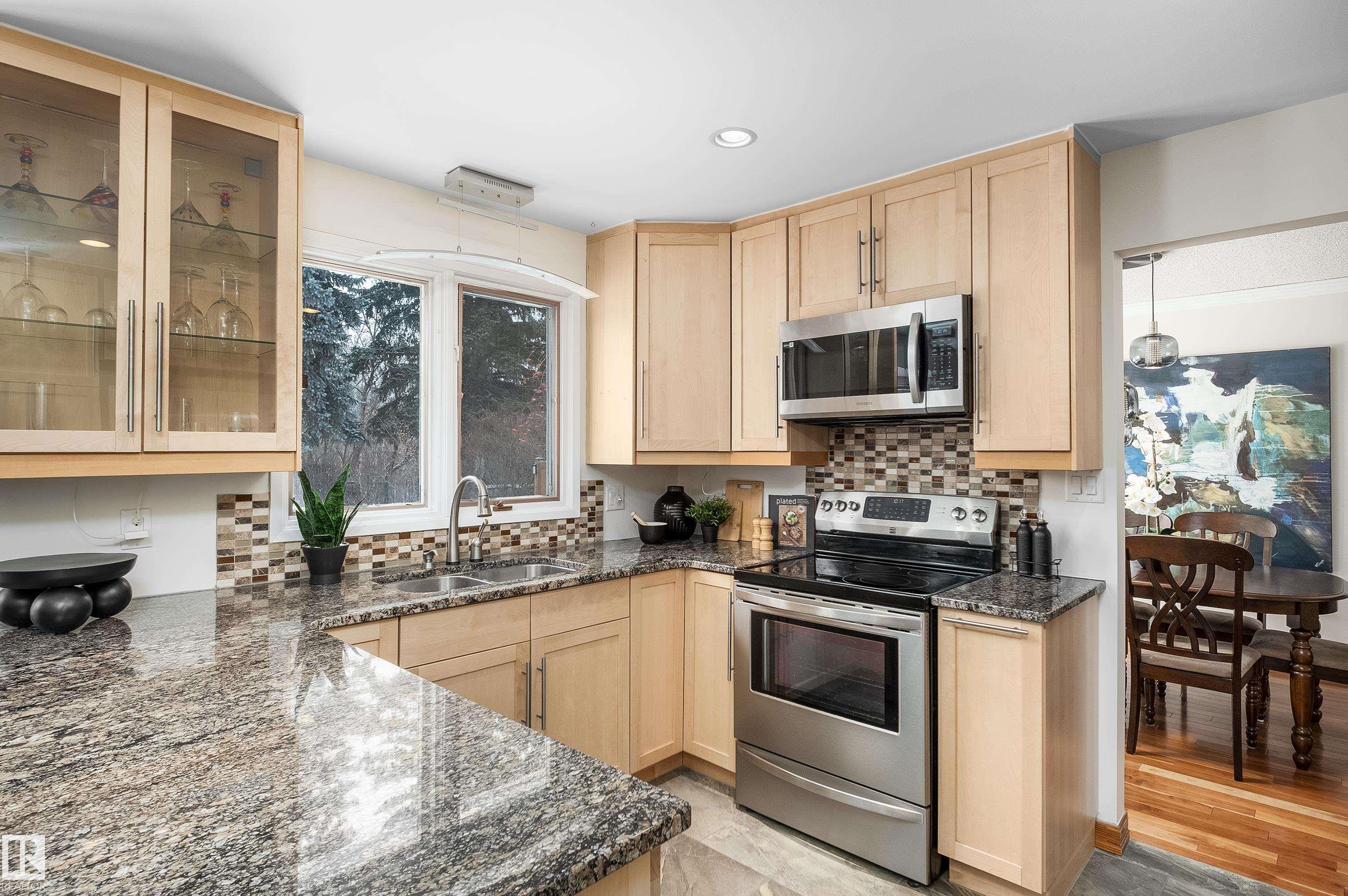 Photo 11 at 279 Westridge Road NW, Westridge, Edmonton