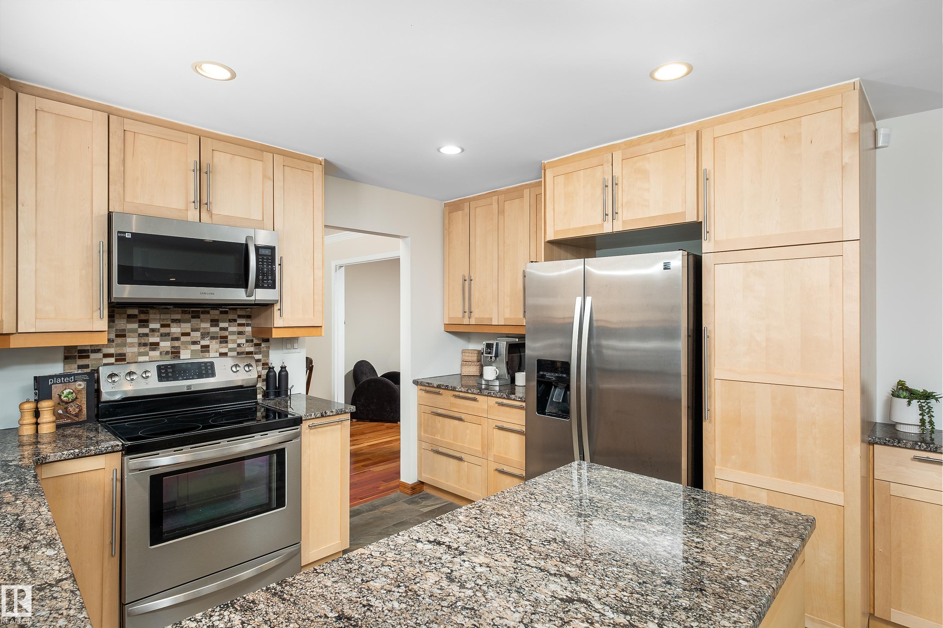 Photo 10 at 279 Westridge Road NW, Westridge, Edmonton