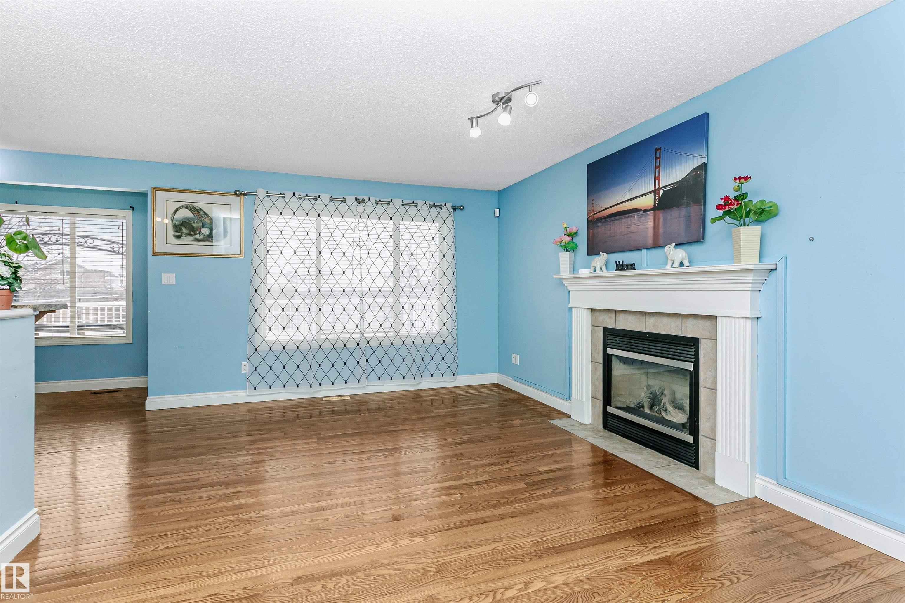 Photo 6 at 607 Windross Crescent NW, Wild Rose, Edmonton