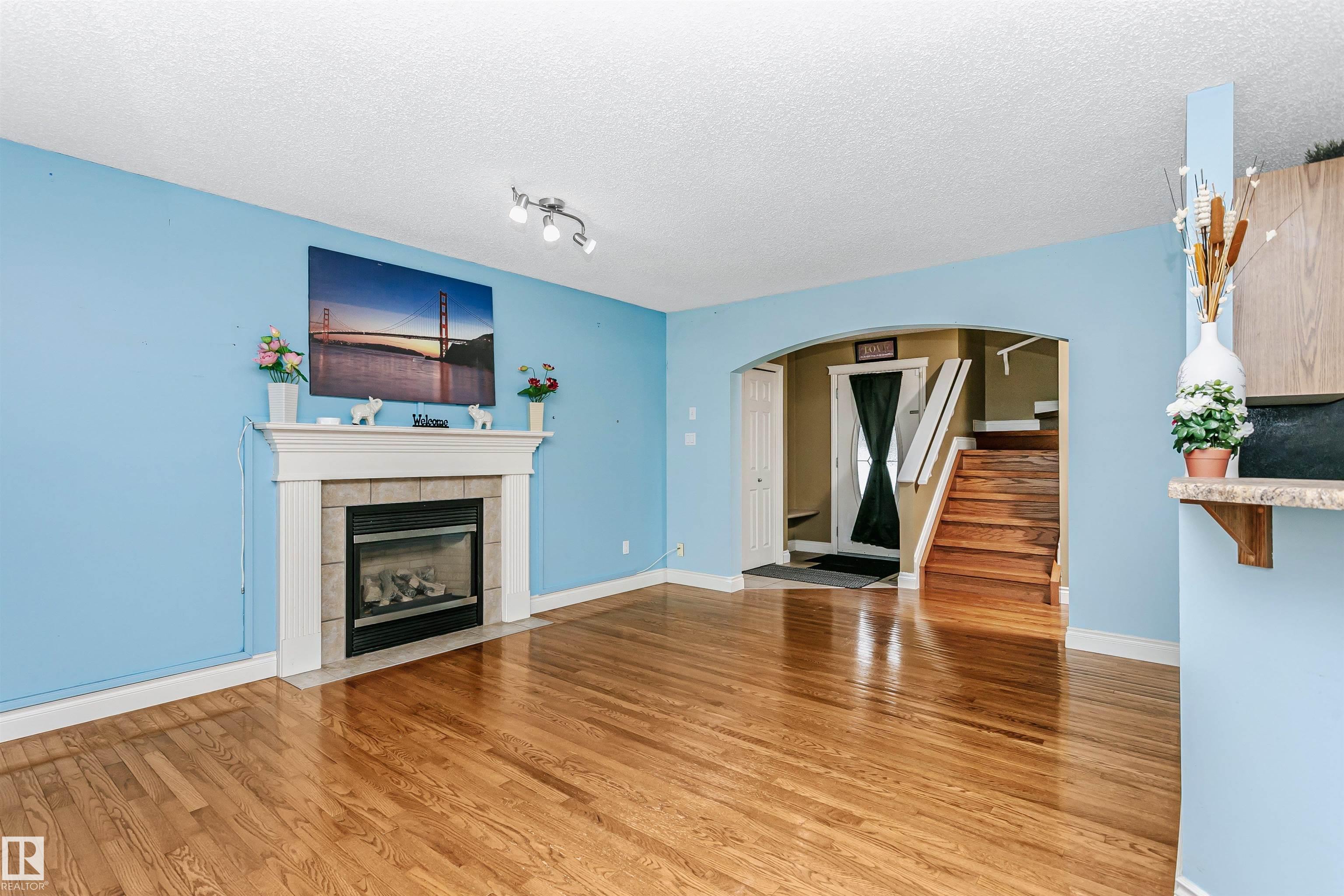 Photo 9 at 607 Windross Crescent NW, Wild Rose, Edmonton