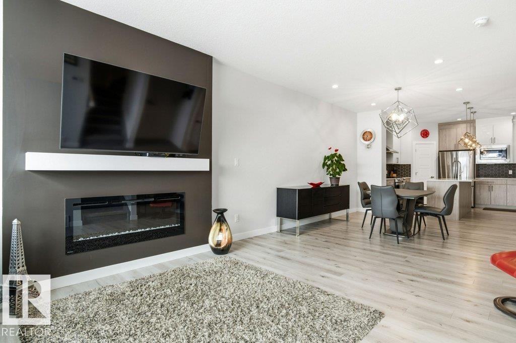 8018 Kiriak Link SW, Keswick, Edmonton