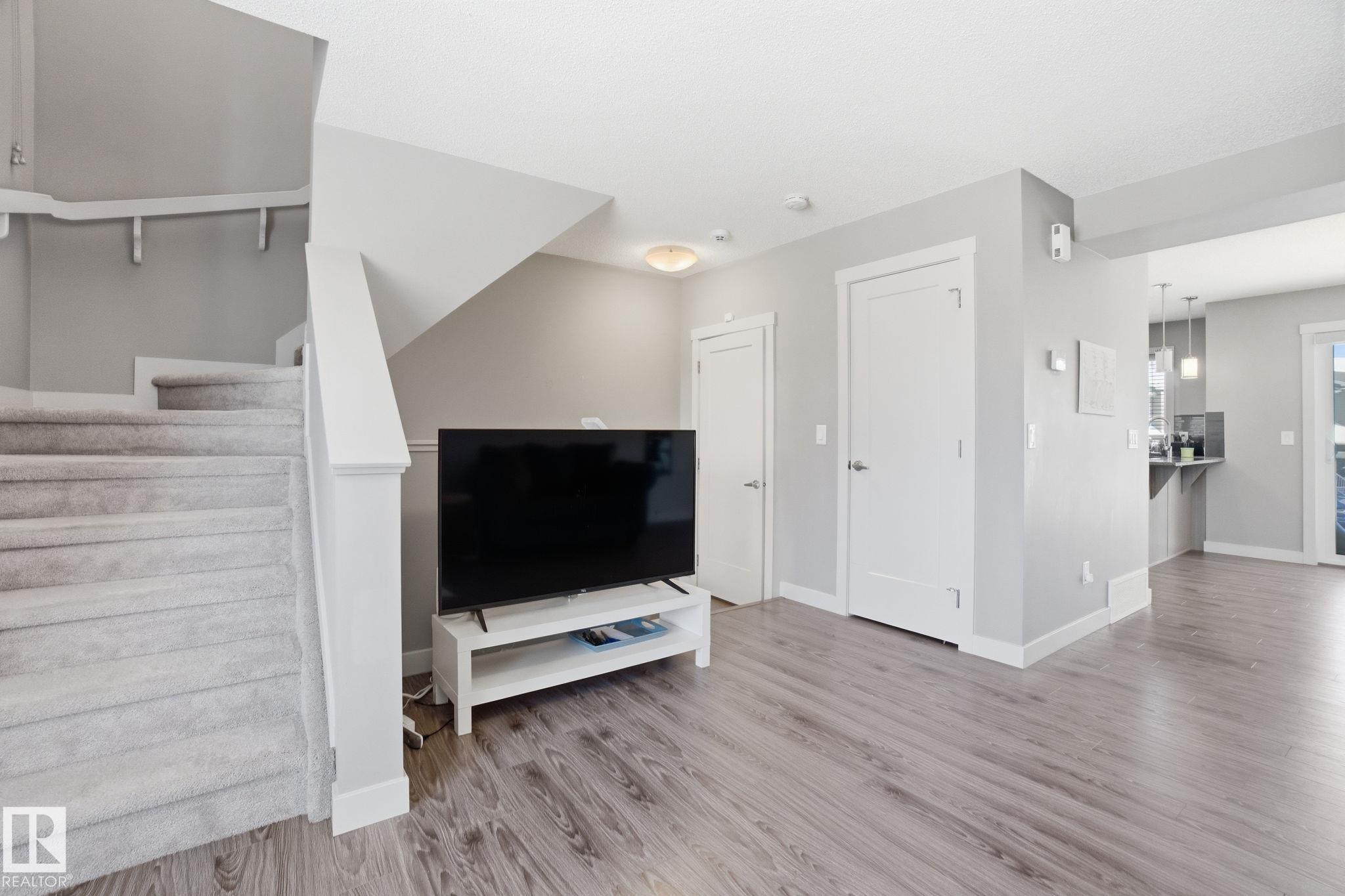 Photo 12 at 4 - 2121 Haddow Drive NW, Haddow, Edmonton