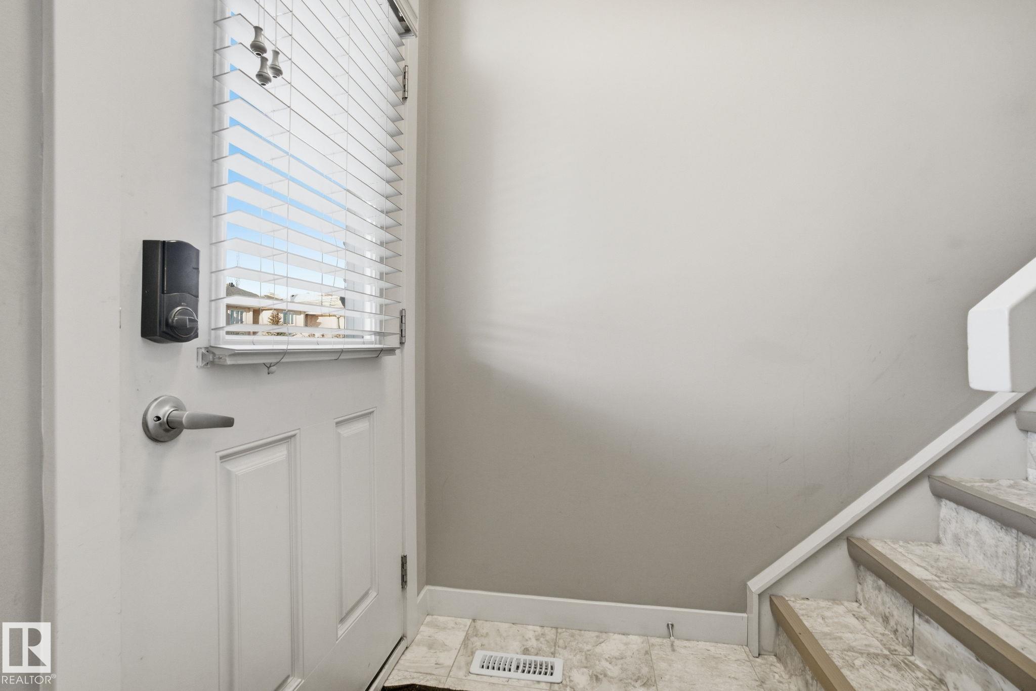 Photo 8 at 4 - 2121 Haddow Drive NW, Haddow, Edmonton