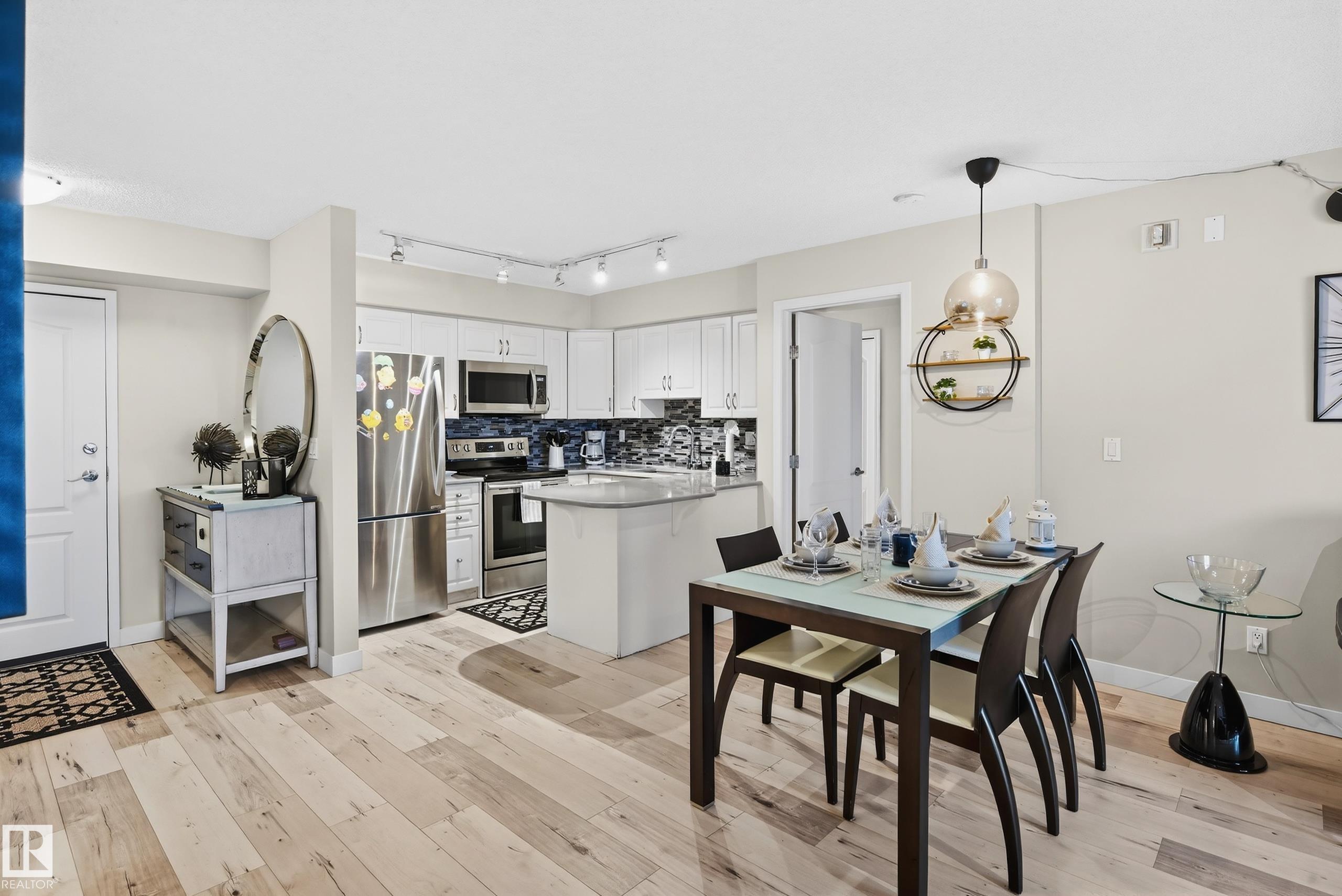 Photo 11 at 703 - 10649 Saskatchewan Drive NW, Strathcona, Edmonton